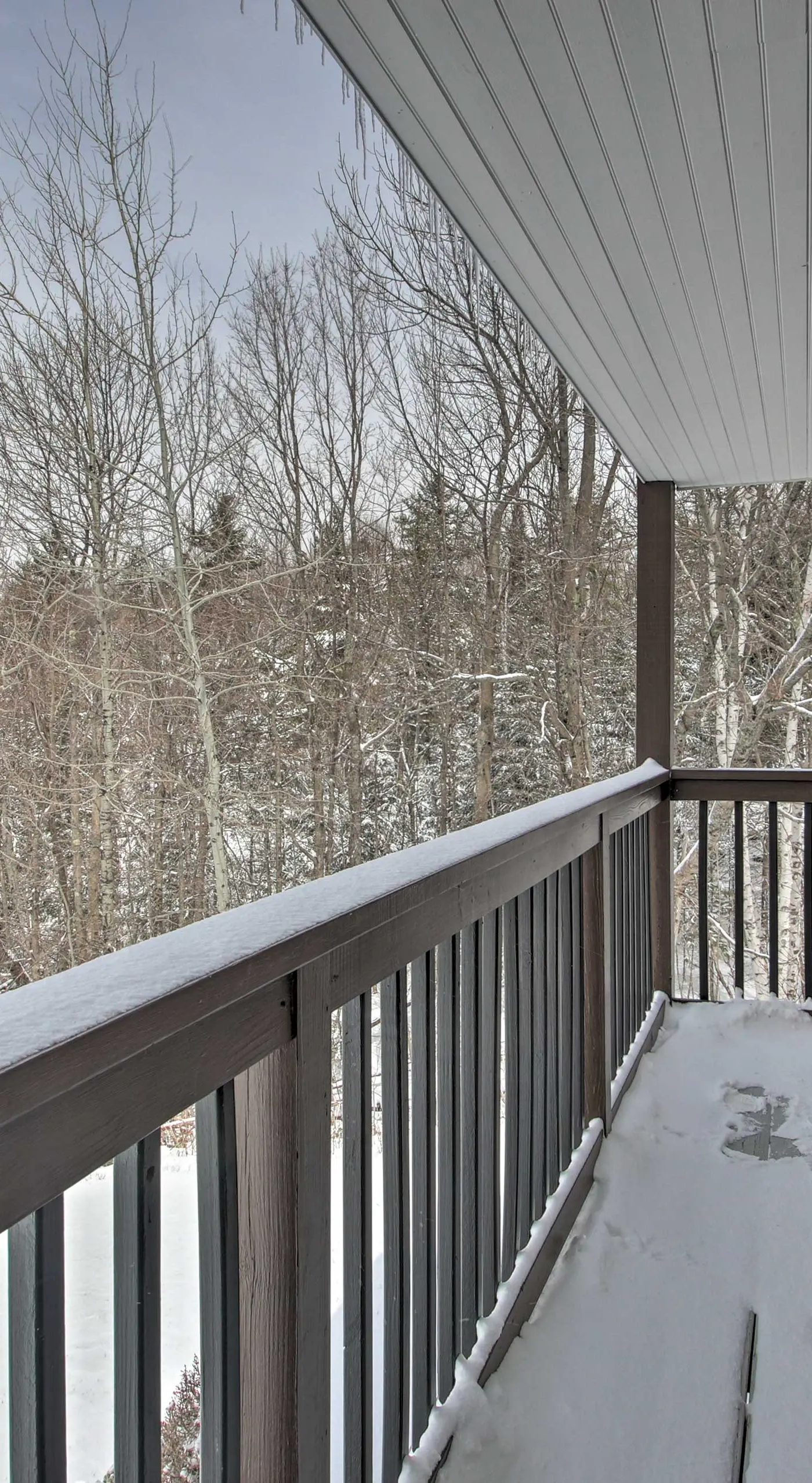 Slopeside Burke Mtn Condo w/ Amenity Access!
