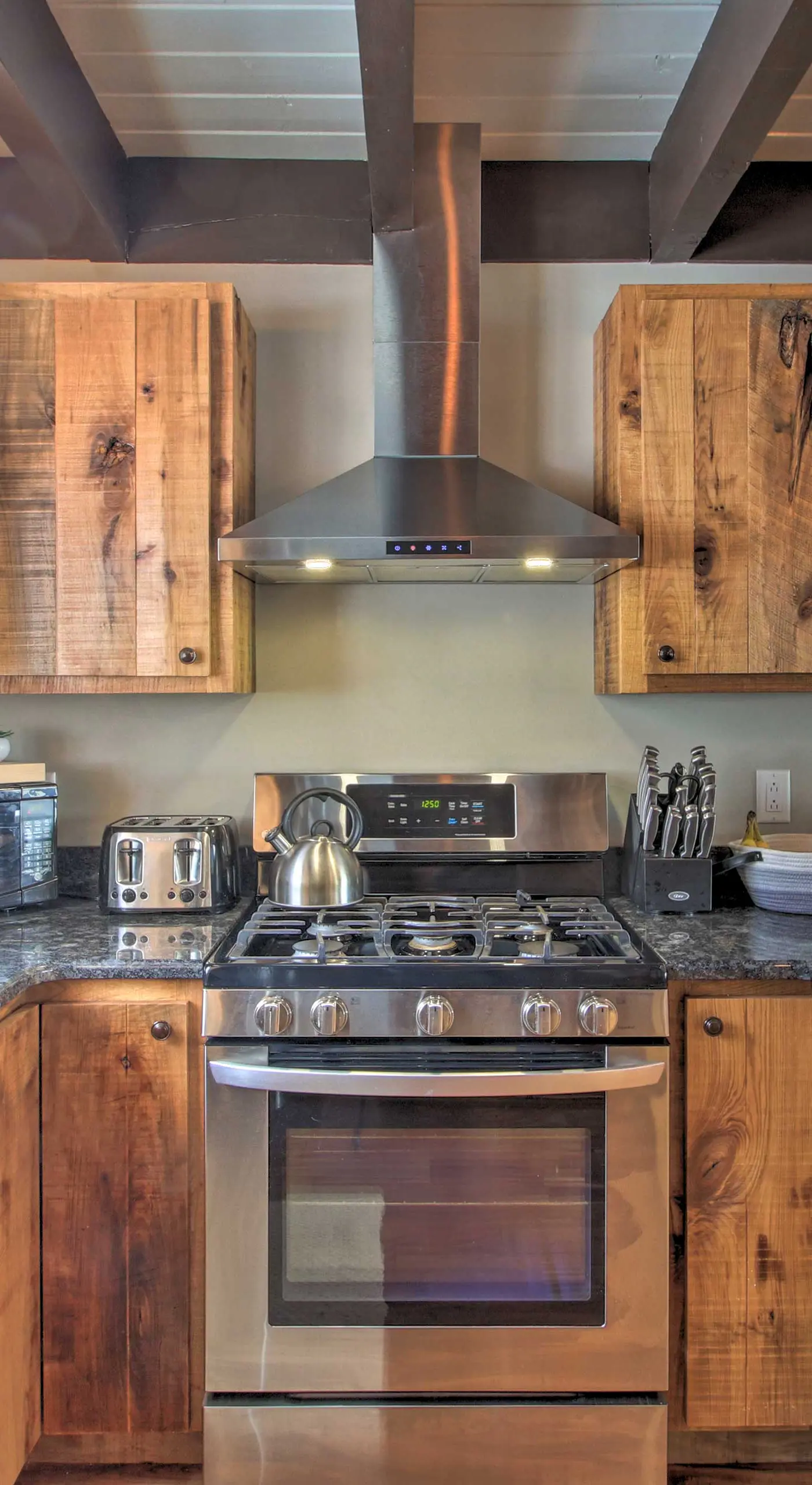Slopeside Burke Mtn Condo w/ Amenity Access!
