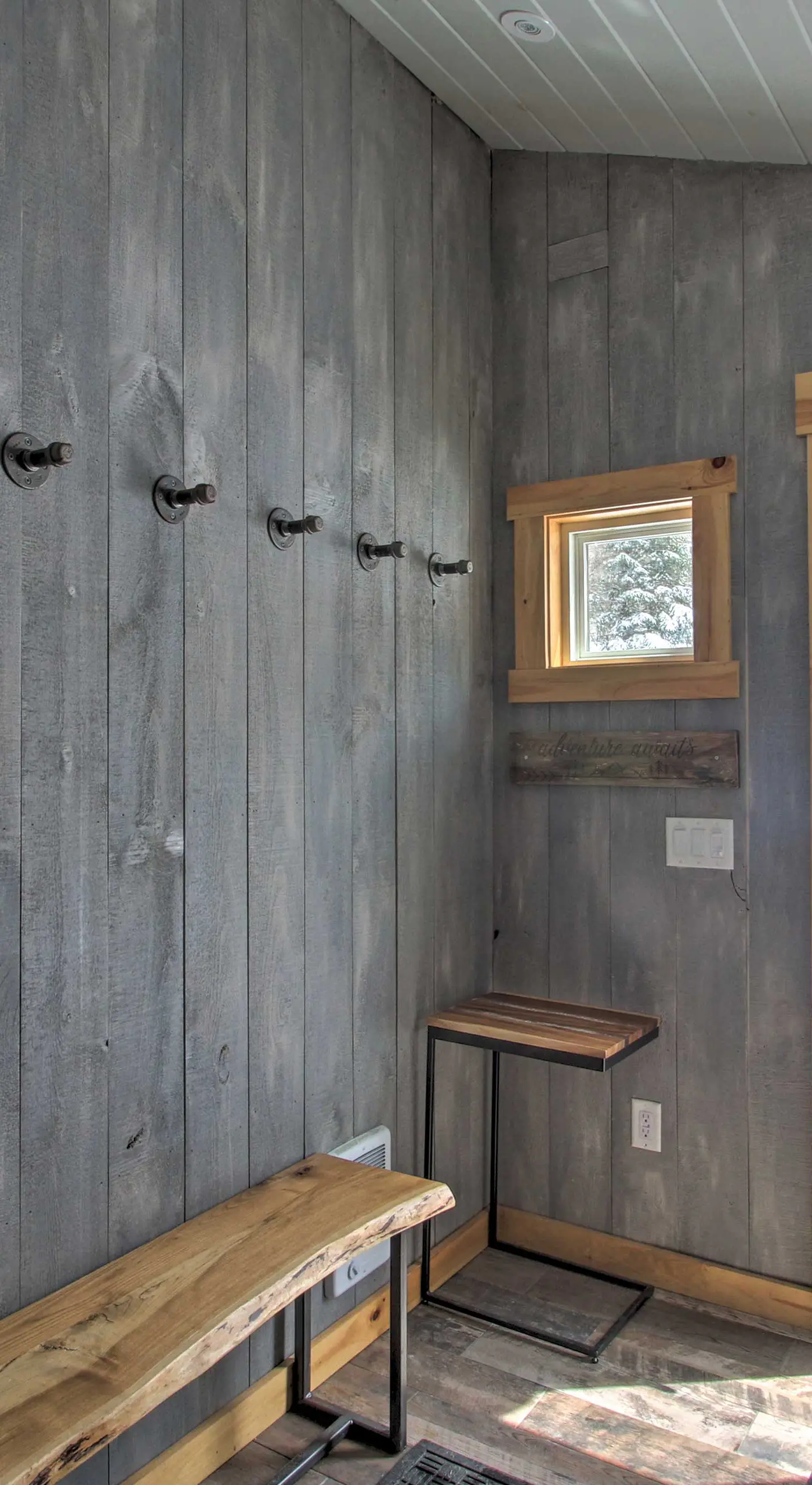 Slopeside Burke Mountain Condo w/ Fireplace!