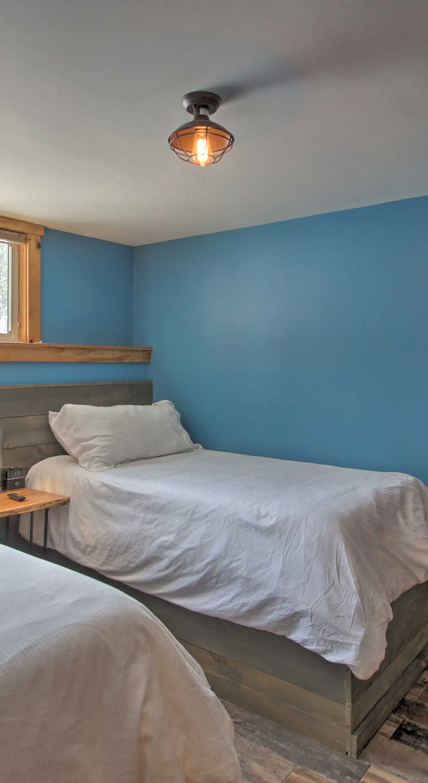 Slopeside Burke Mountain Condo w/ Fireplace!