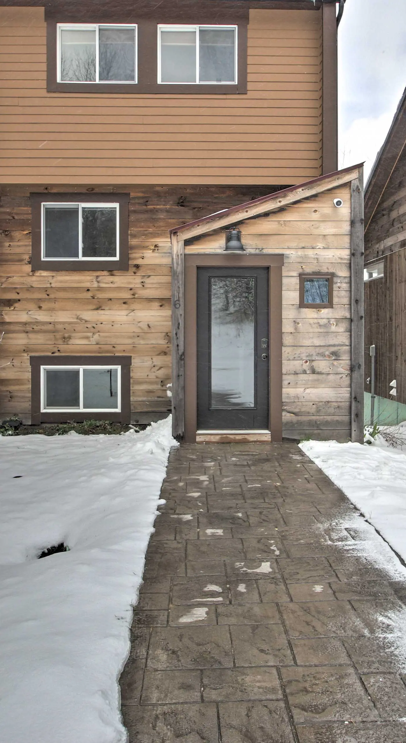 Slopeside Burke Mountain Condo w/ Fireplace!