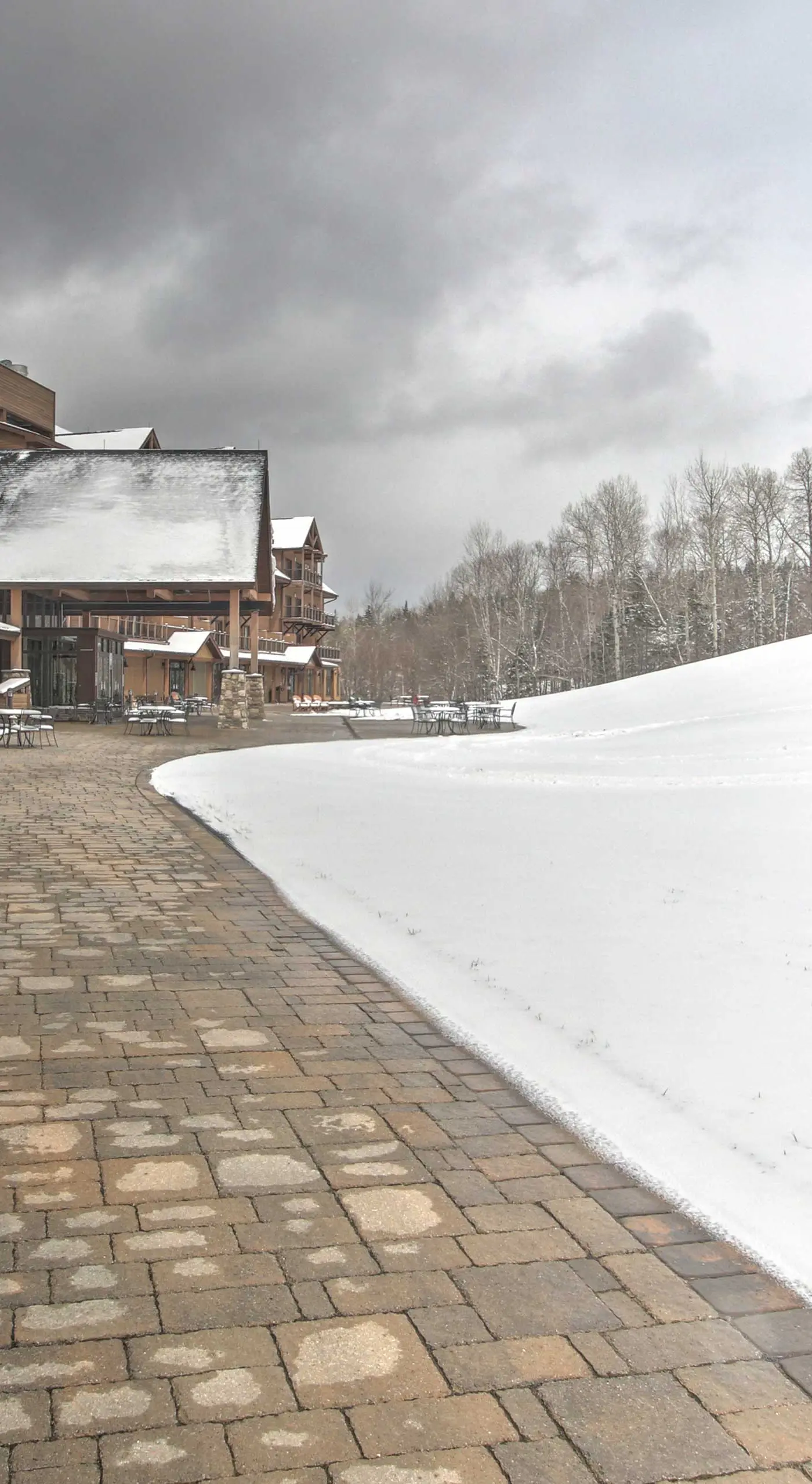 Slopeside Burke Mountain Condo w/ Fireplace!