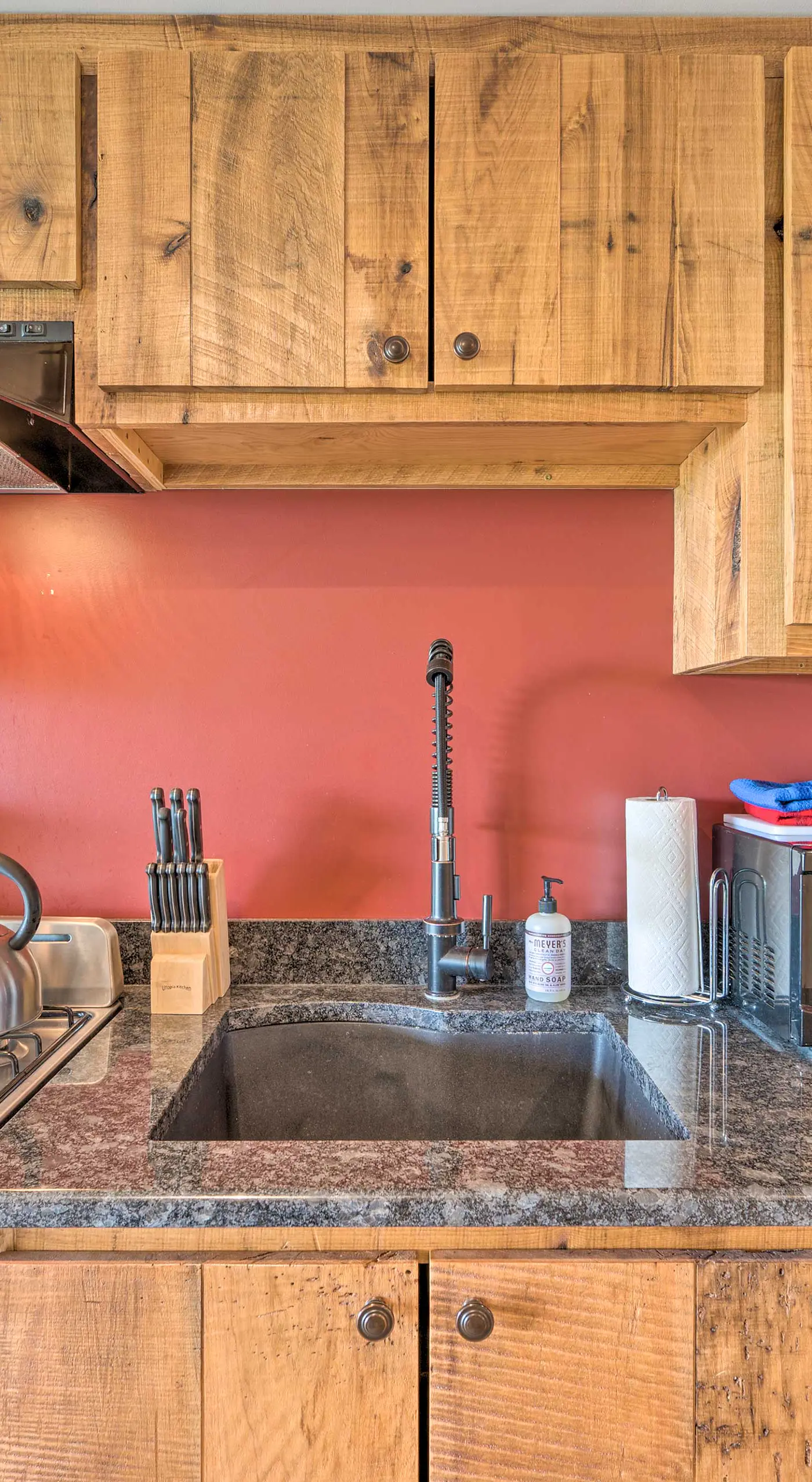 Slopeside Burke Mountain Condo w/ Fireplace!