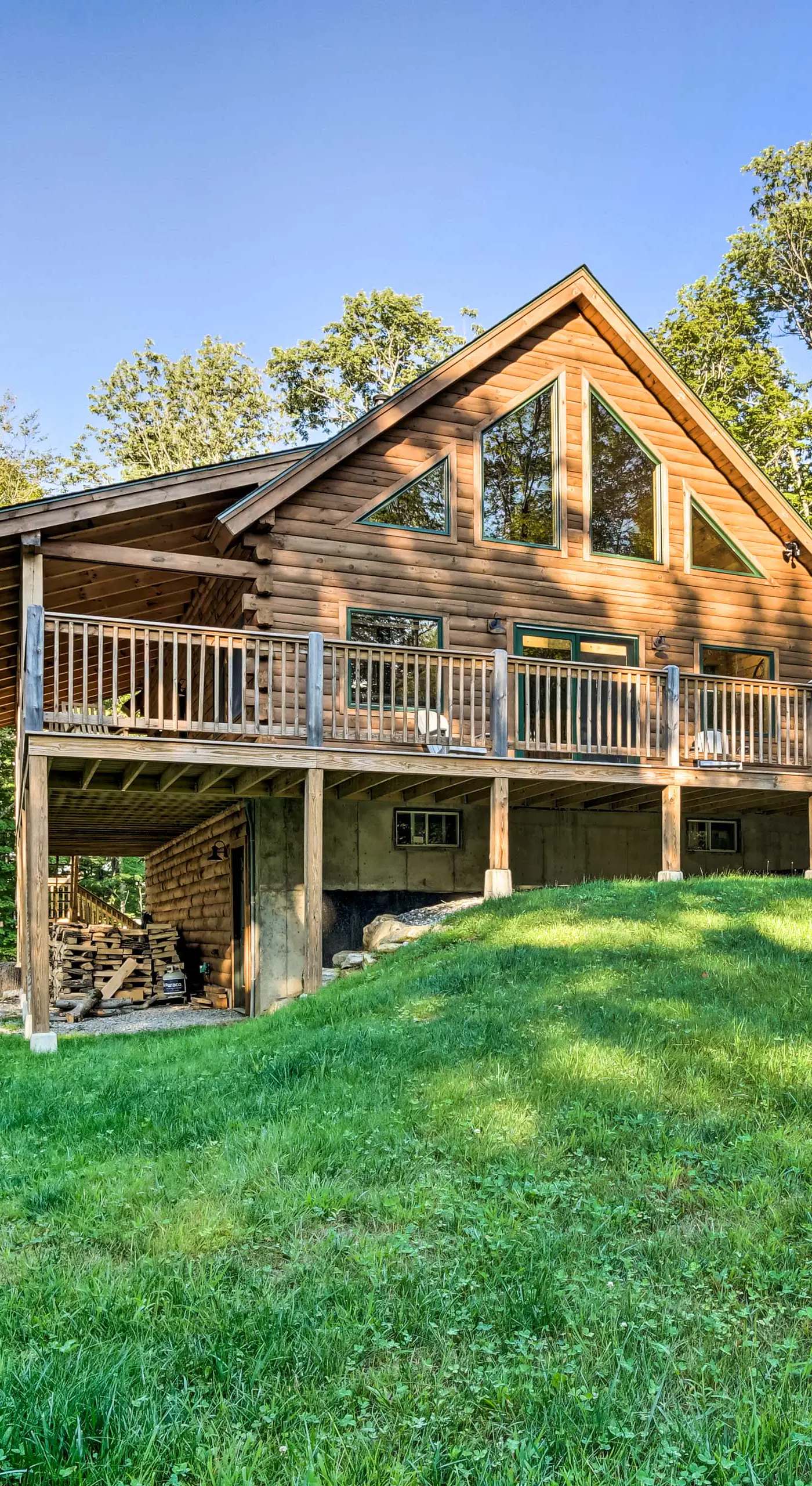 Londonderry Chalet w/ Deck, Fire Pit & Views!