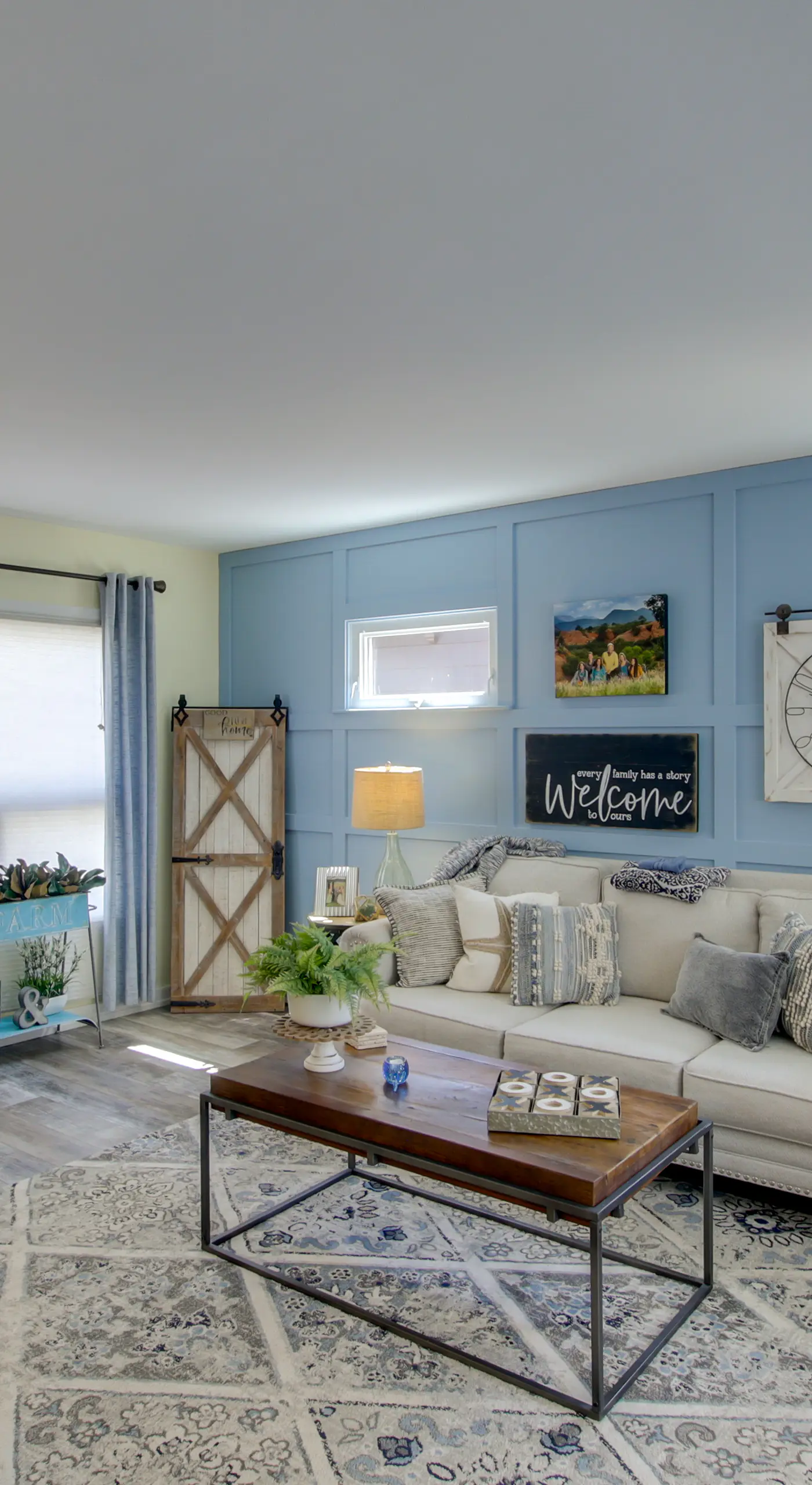 Family Home, 1 Block to Lake Michigan Beach!