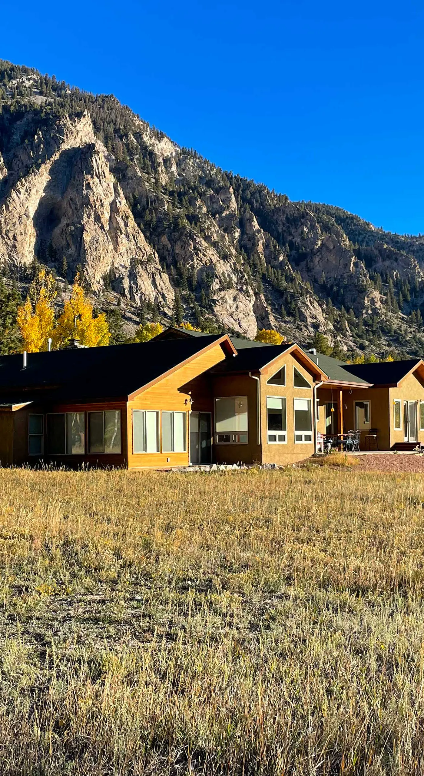 Close to Hot Springs: Chalk Creek Meadows Home!