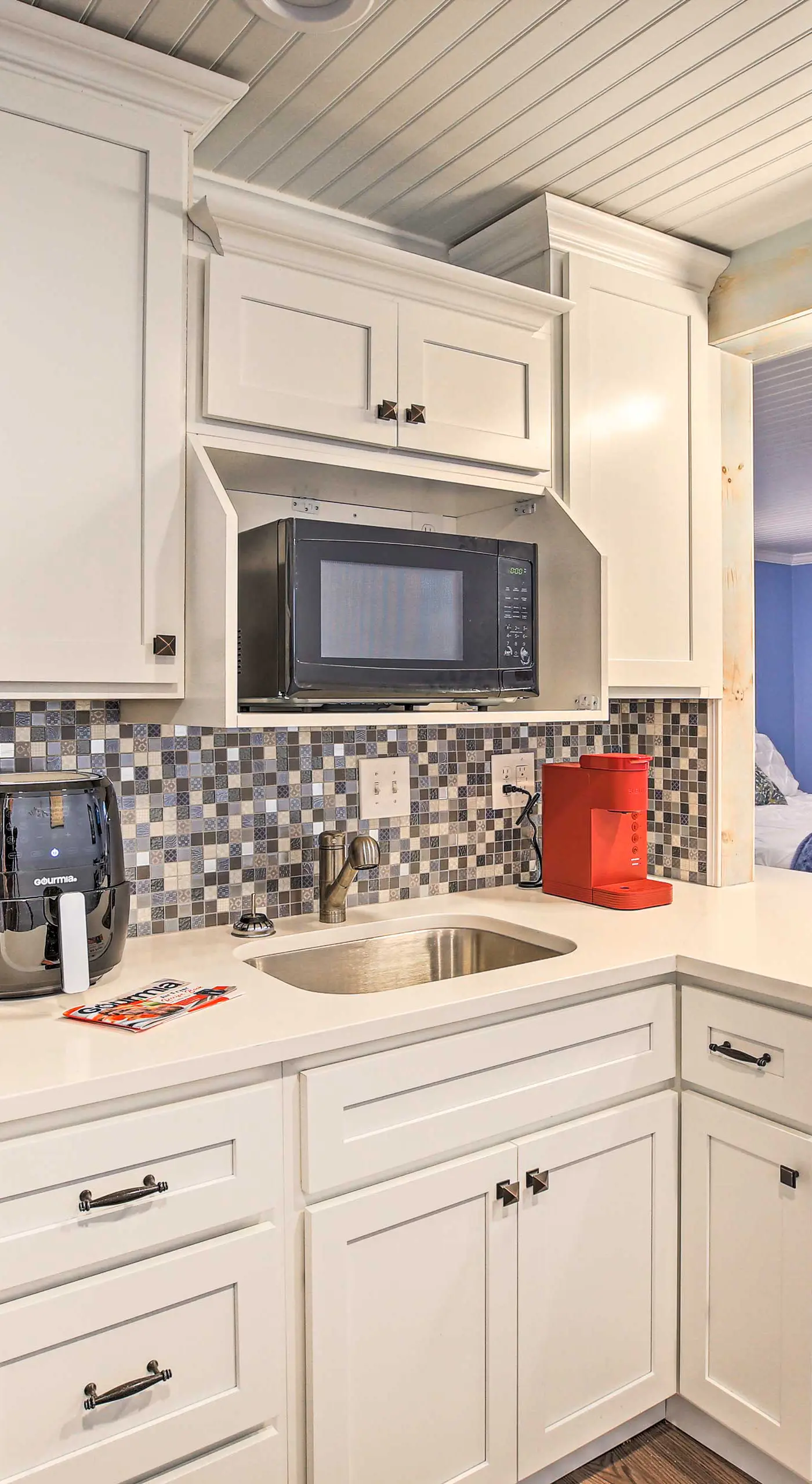 Updated Williamstown Apartment with Kitchen!