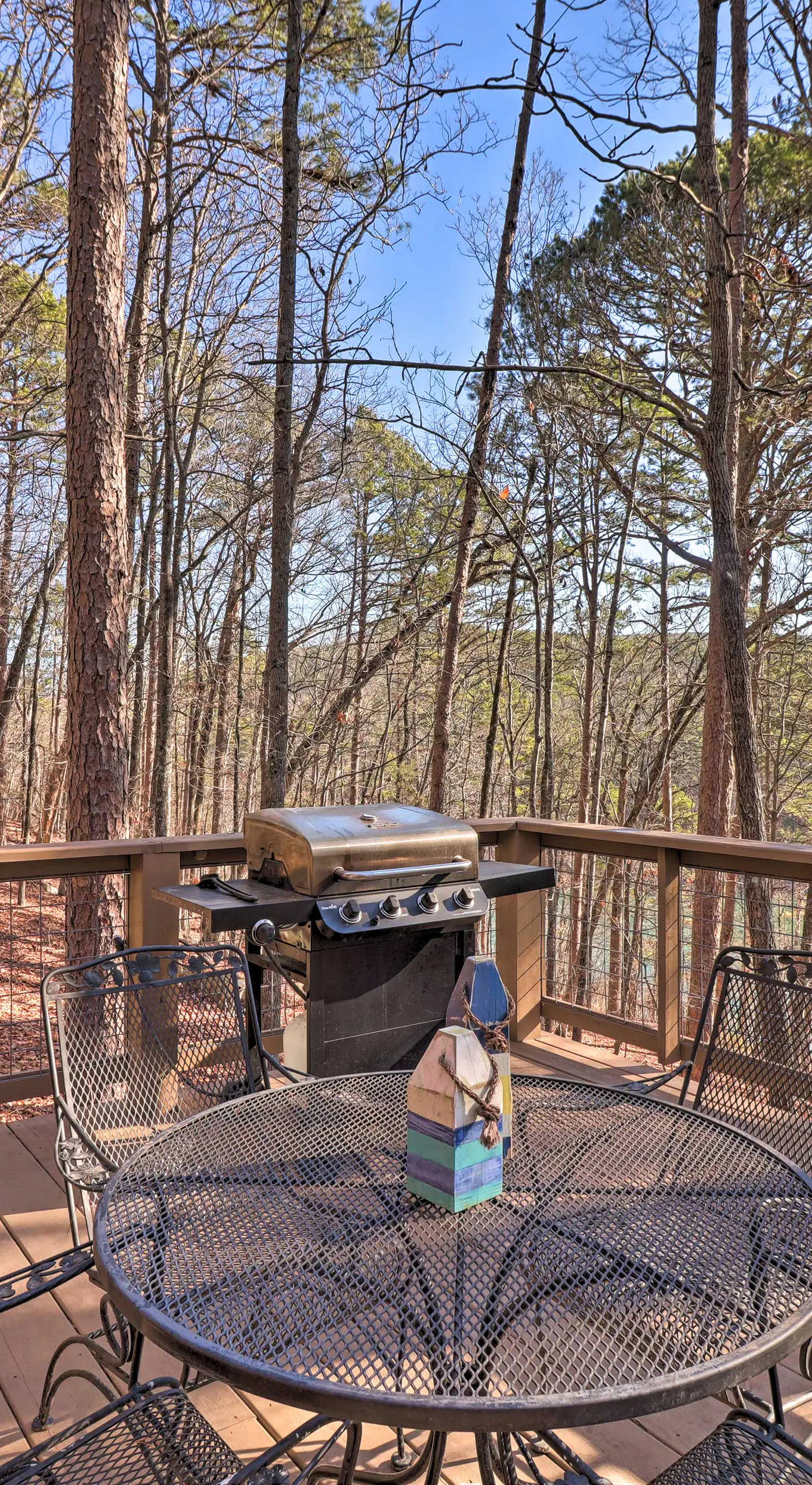 Scenic Greers Ferry Cabin w/ Deck + Fire Pit!