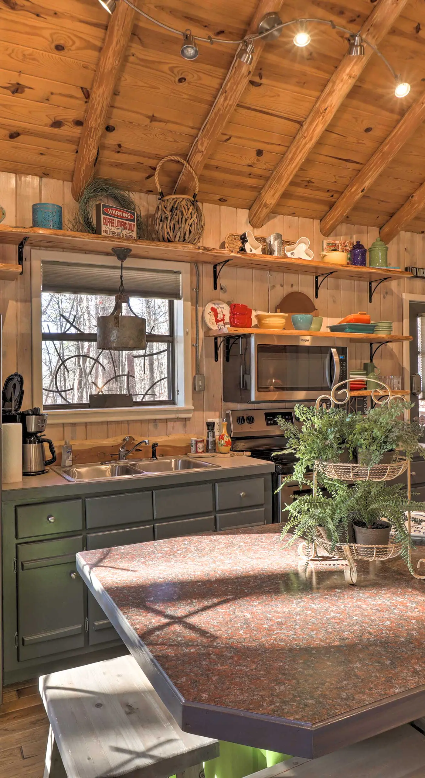 Scenic Greers Ferry Cabin w/ Deck + Fire Pit!