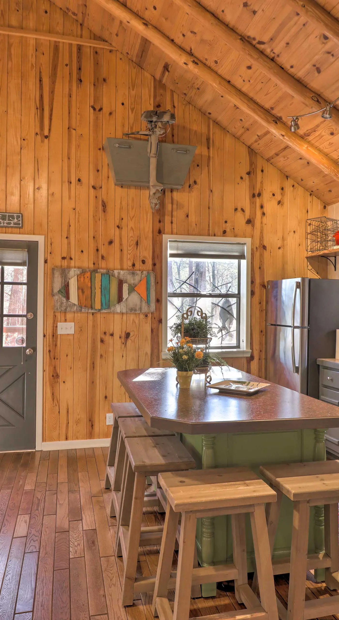 Scenic Greers Ferry Cabin w/ Deck + Fire Pit!