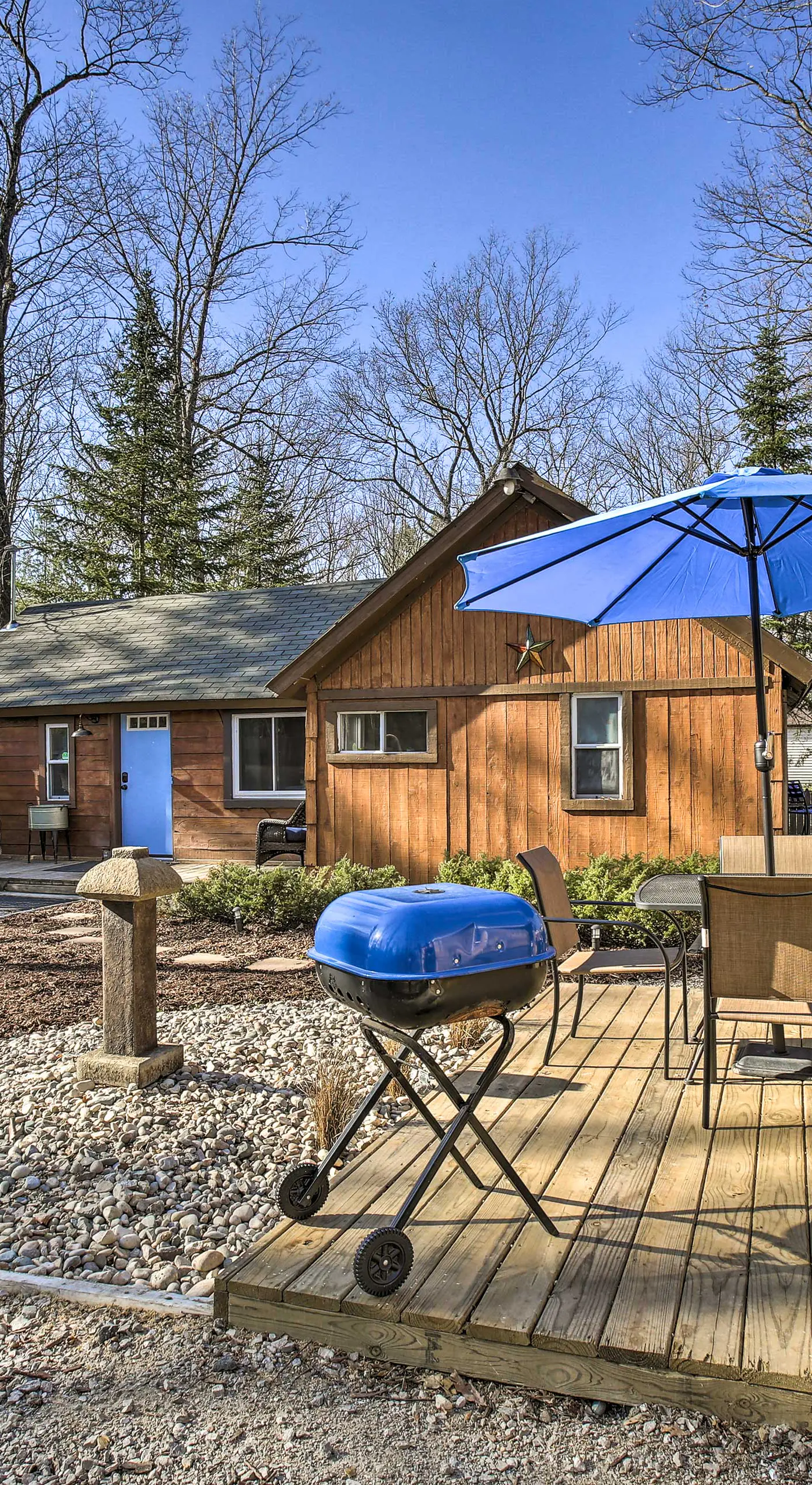 'Work, Play & Get Away Cabin' Near Higgins Lake!