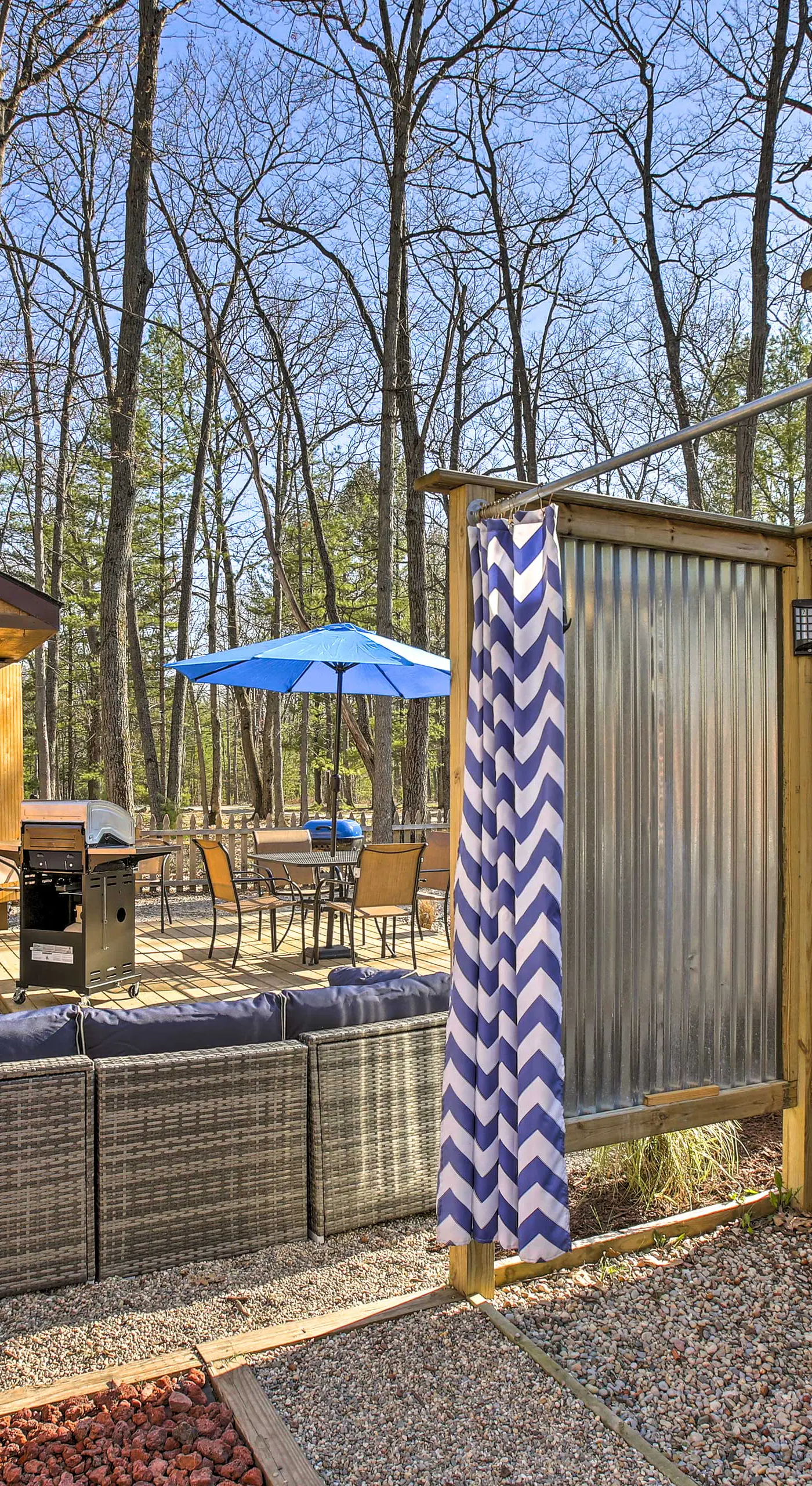 'Work, Play & Get Away Cabin' Near Higgins Lake!