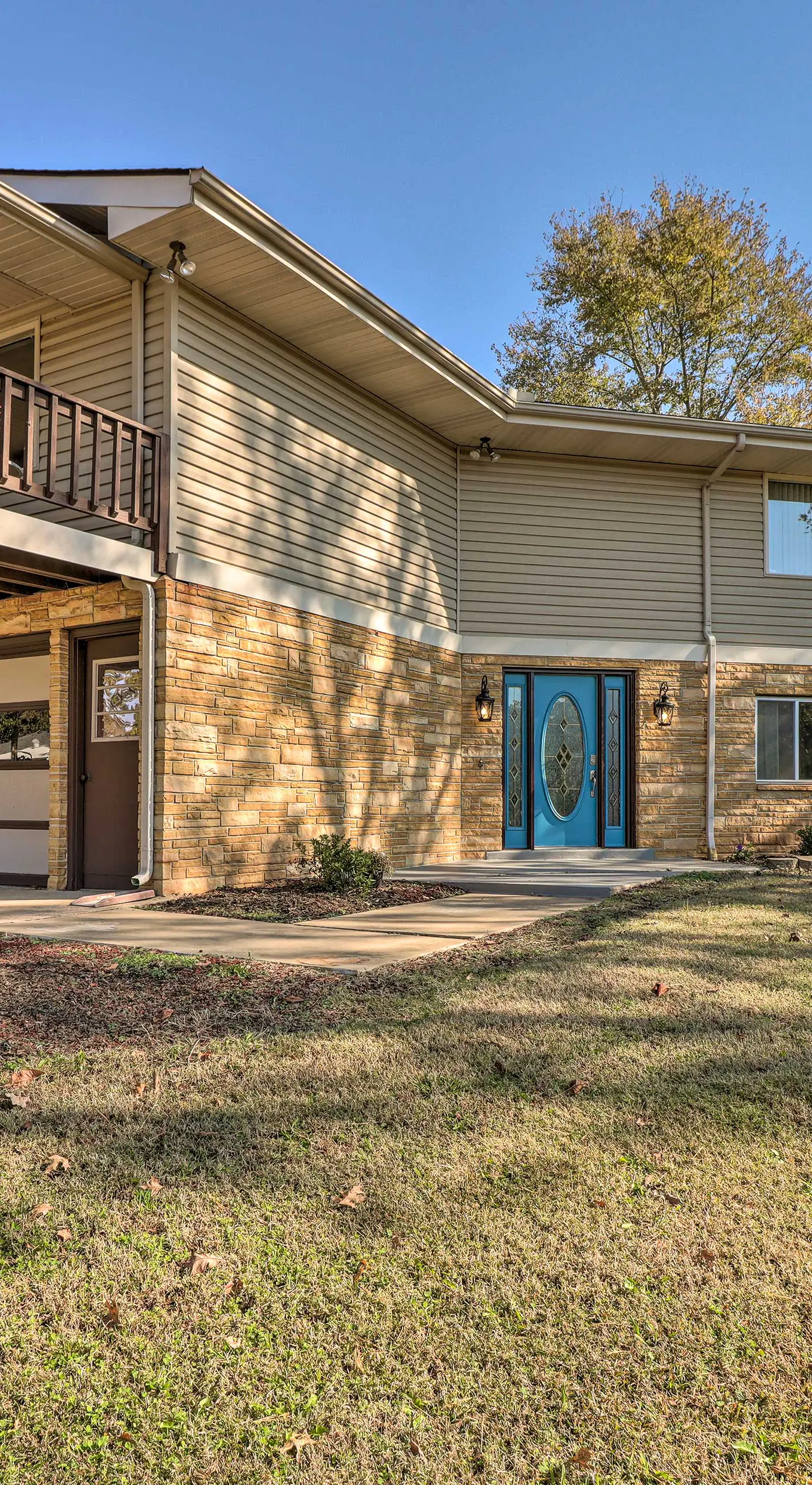 Large Home w/ Games: 4 Mi to Bull Shoals Lake!