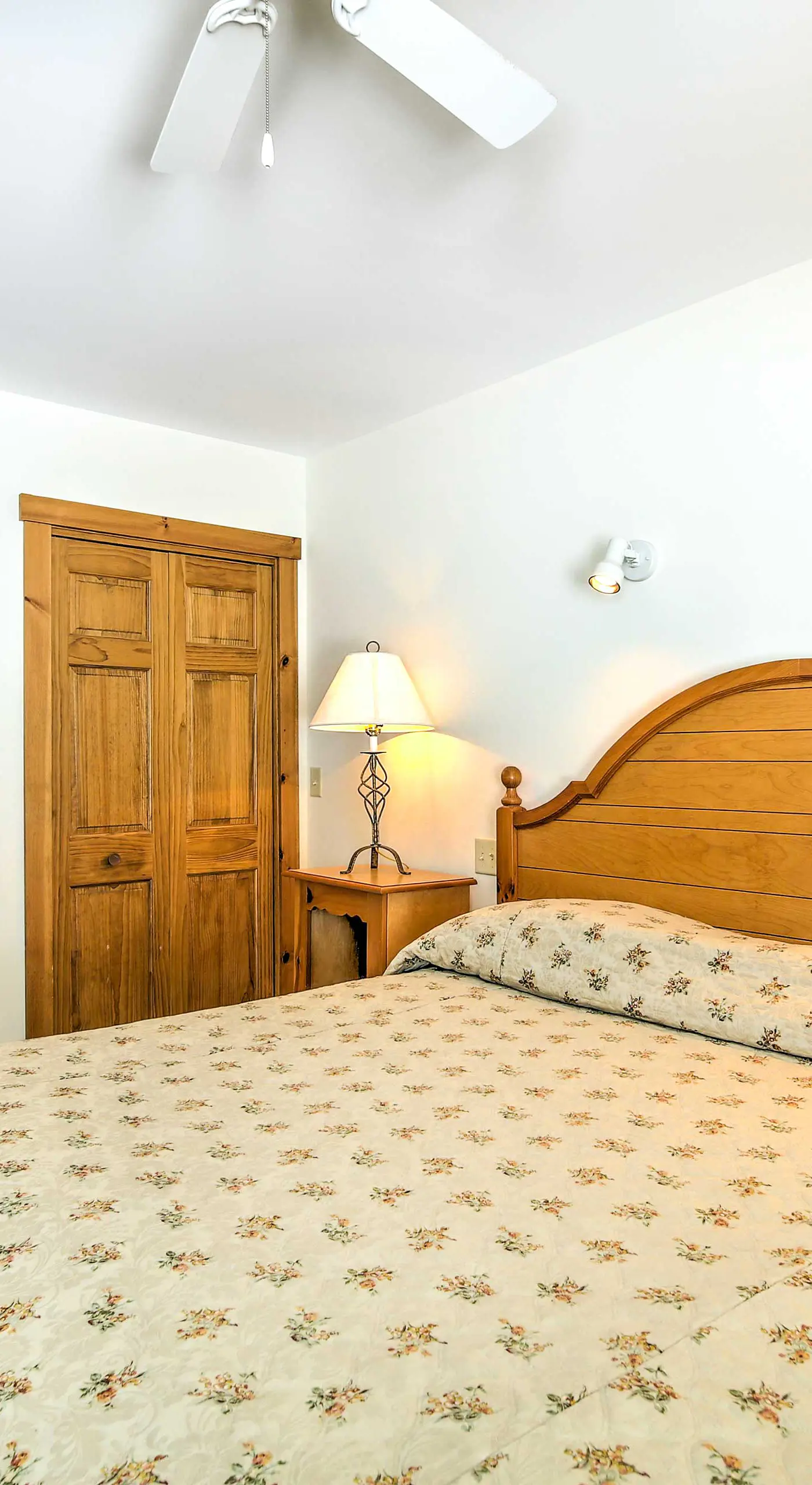 Inviting Ski-in/Ski-out Condo at Jay Peak Resort!