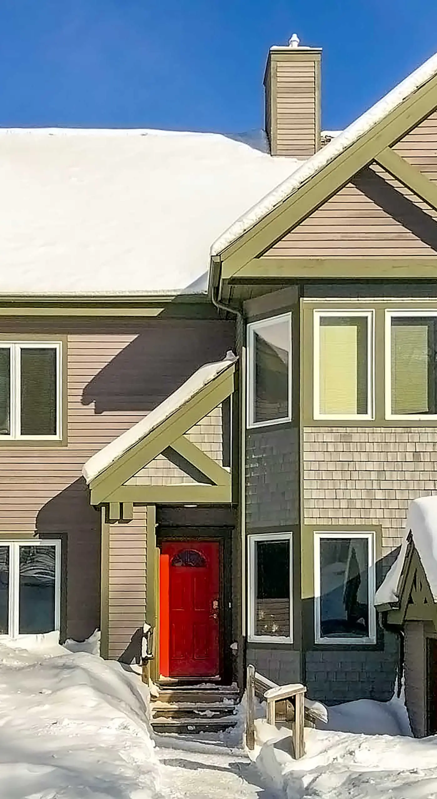 Inviting Ski-in/Ski-out Condo at Jay Peak Resort!