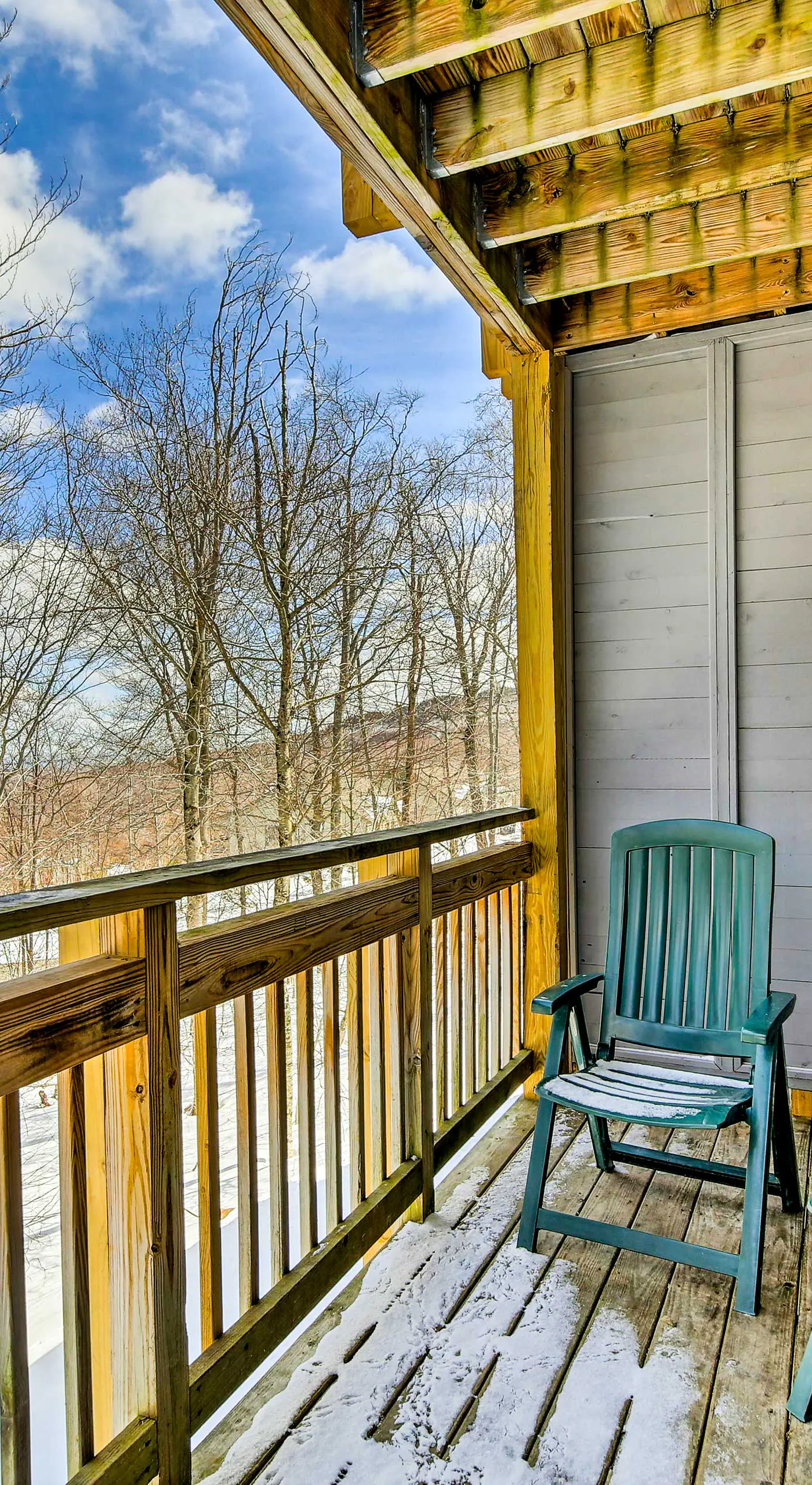 Inviting Ski-in/Ski-out Condo at Jay Peak Resort!
