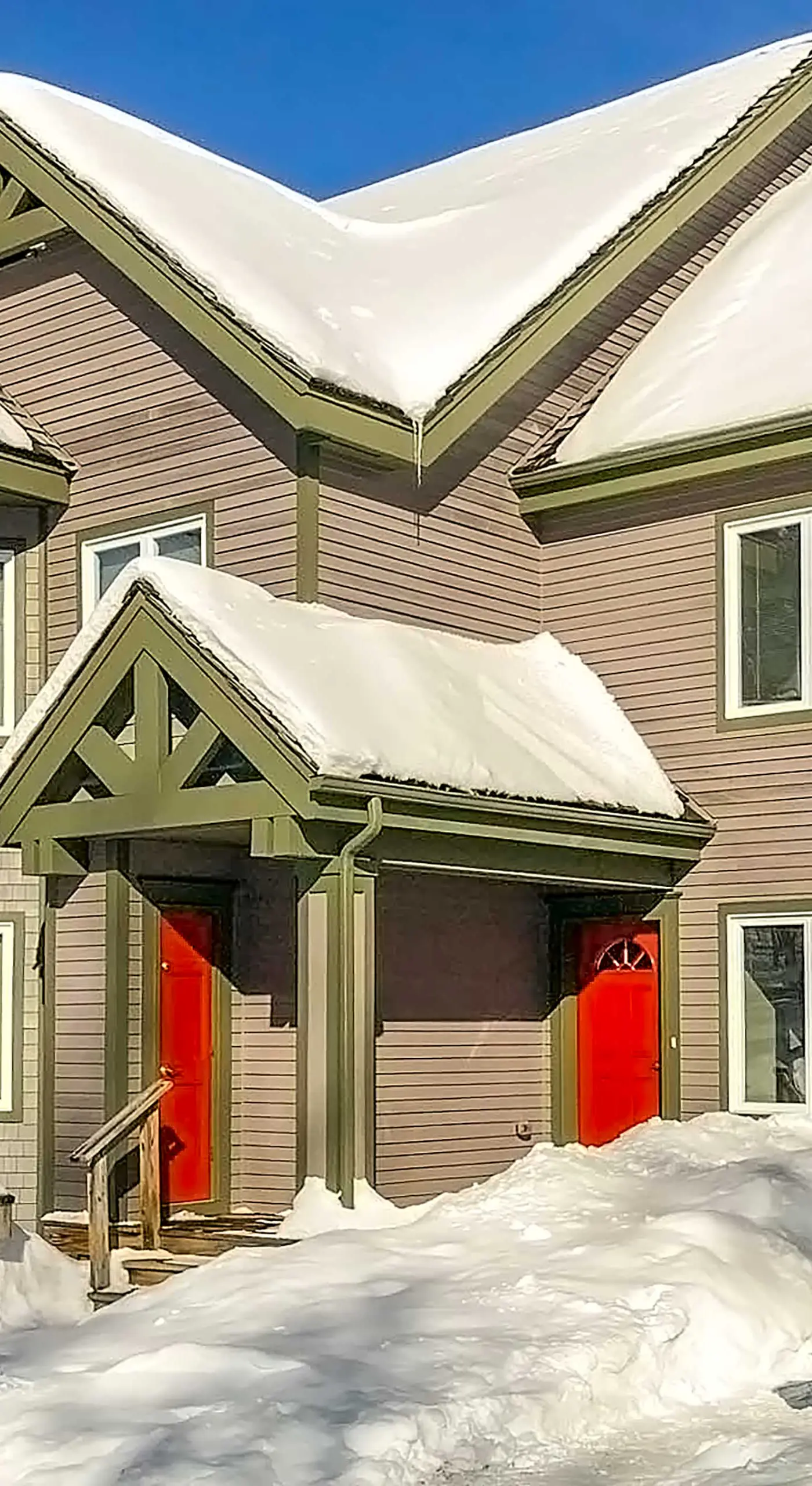 Inviting Ski-in/Ski-out Condo at Jay Peak Resort!
