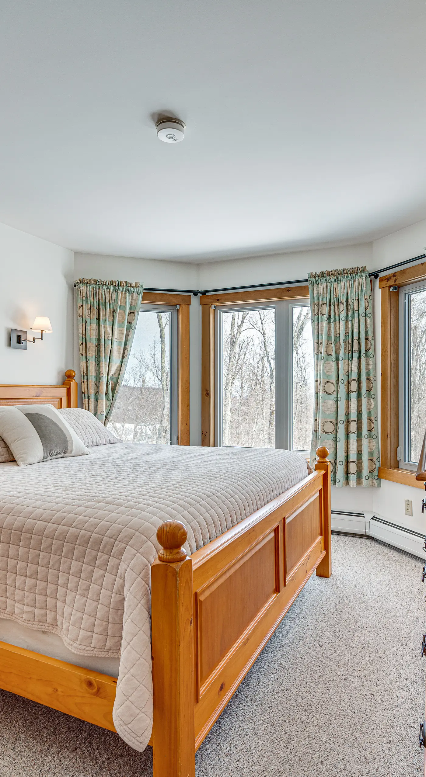 Ski-In Resort Family Condo w/ Deck at Jay Peak!