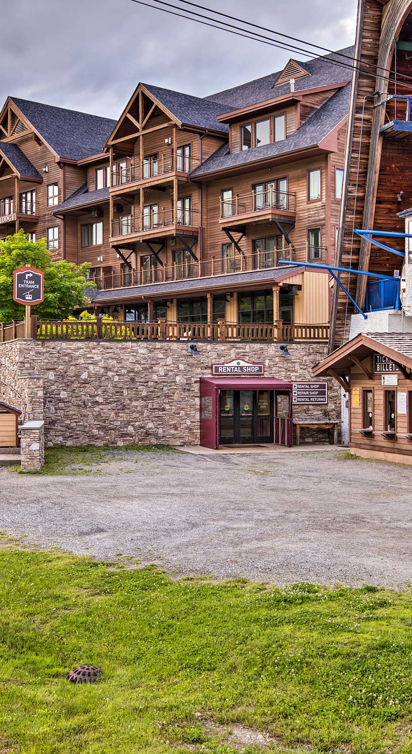 Ski-In Resort Family Condo w/ Deck at Jay Peak!
