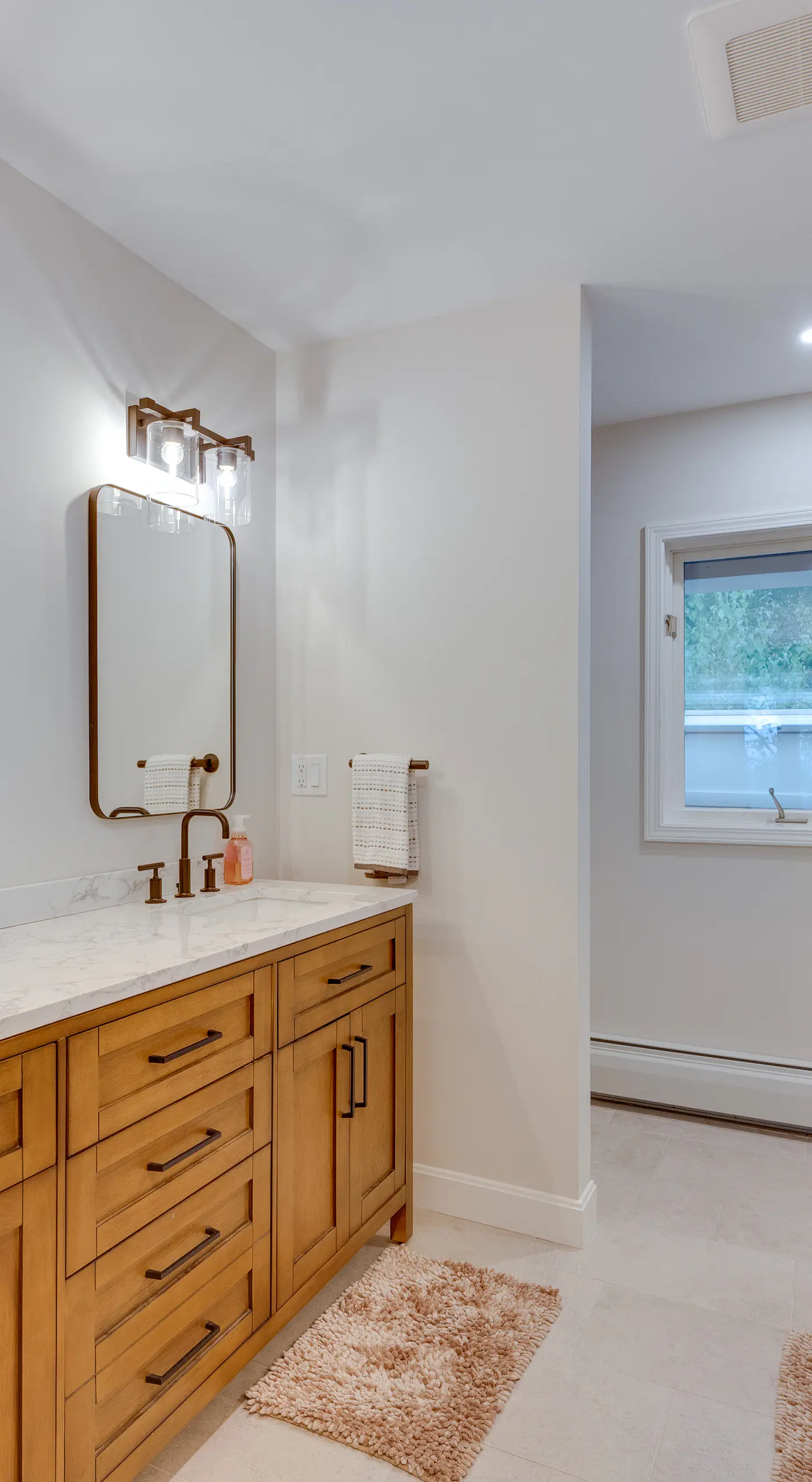 Ski-in Condo w/ Hot Tub on Burke Mtn Slopes!