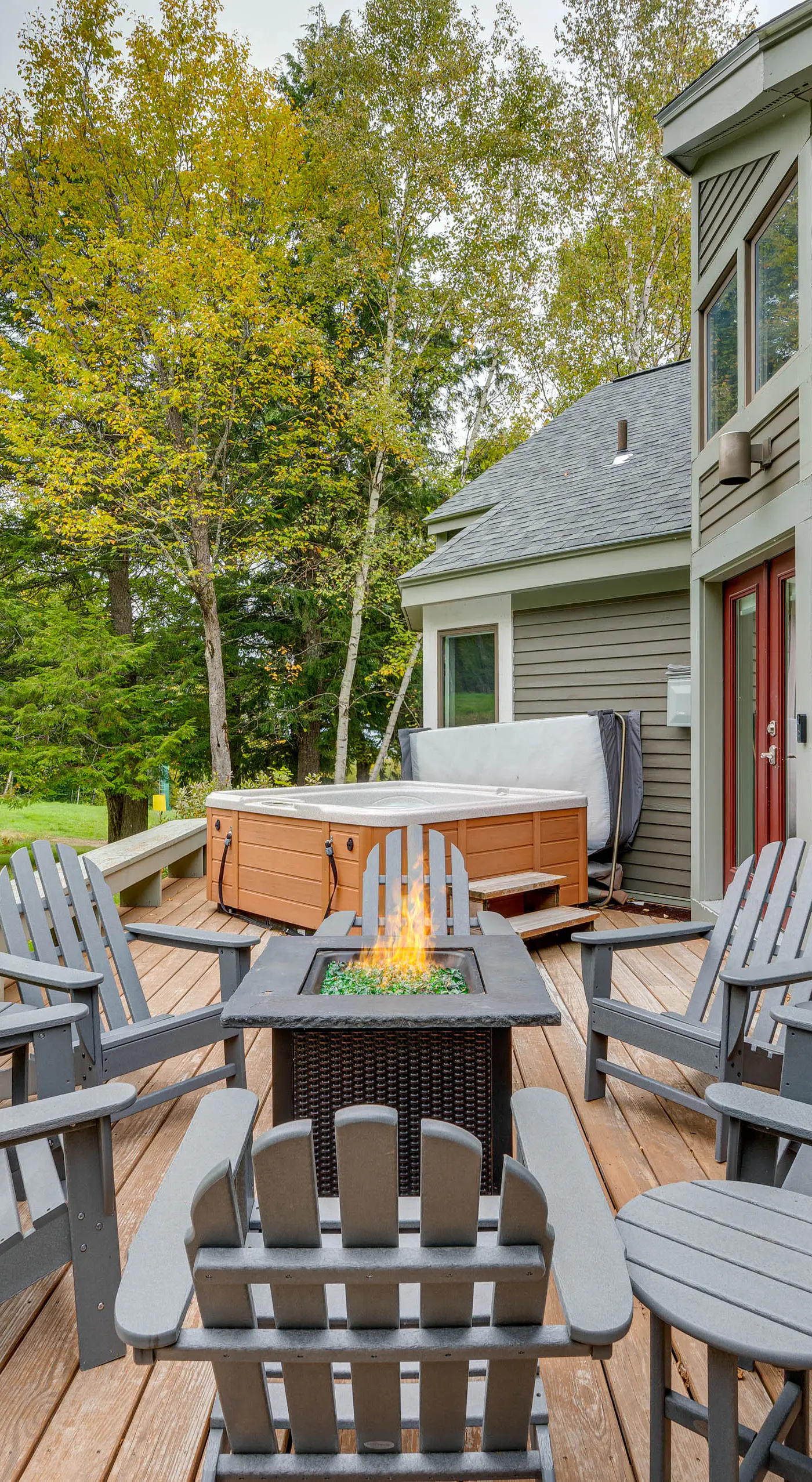 Ski-in Condo w/ Hot Tub on Burke Mtn Slopes!