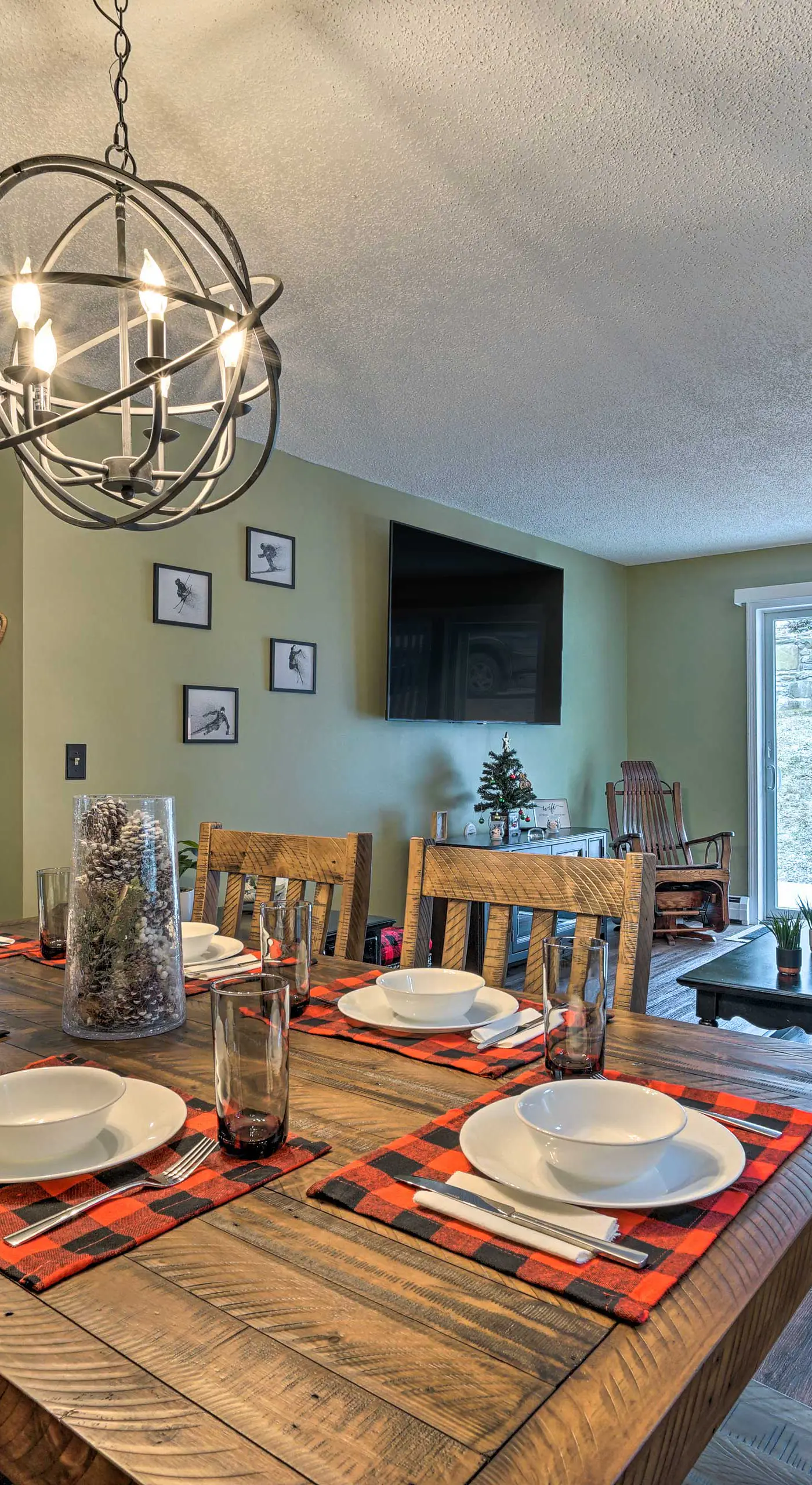 Cozy Ski-In/Ski-Out Condo on Magic Mountain