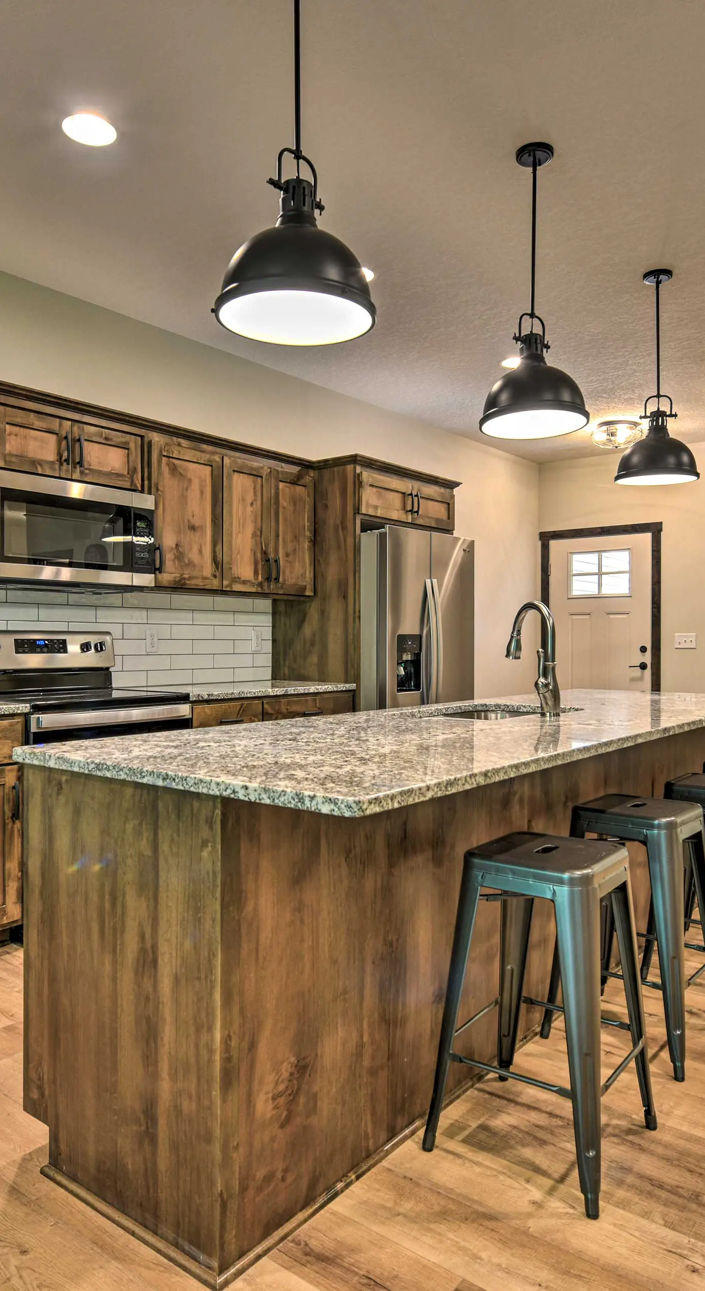 Modern Nisswa Escape w/ Deck: Walk to Gull Lake!