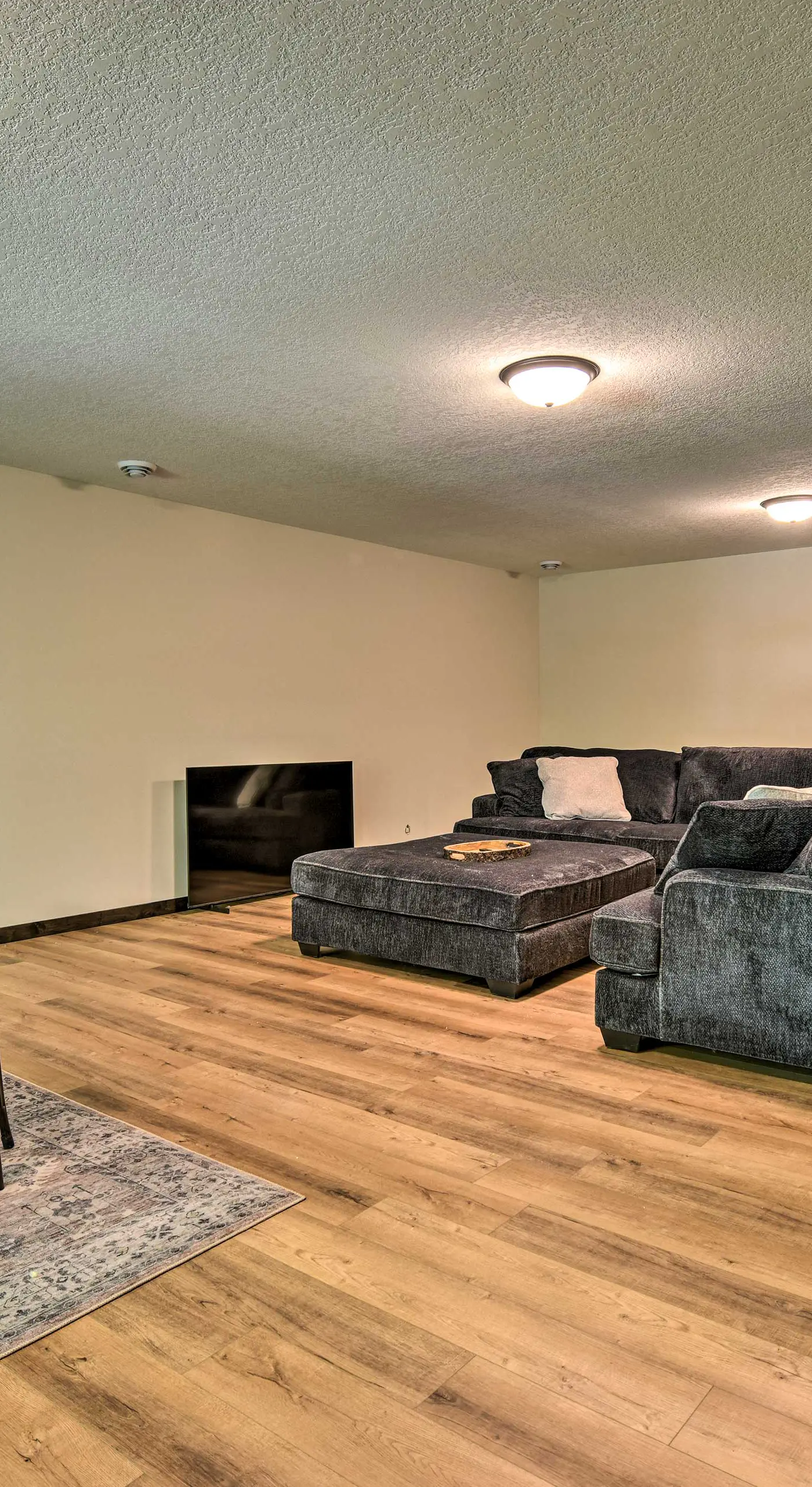 Modern Nisswa Escape w/ Deck: Walk to Gull Lake!