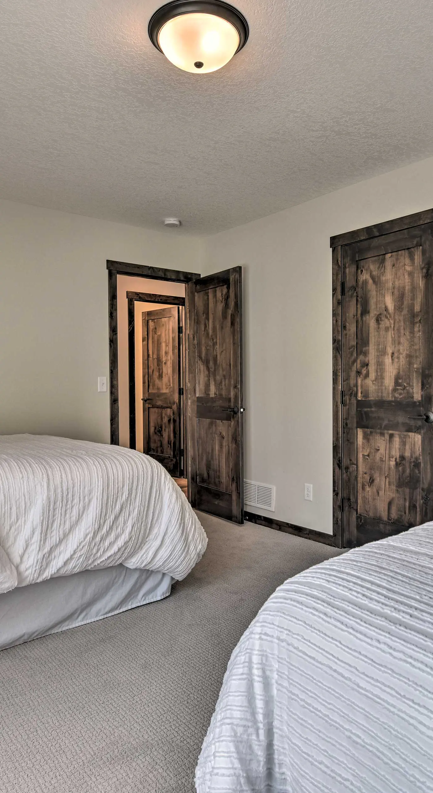 Modern Nisswa Escape w/ Deck: Walk to Gull Lake!
