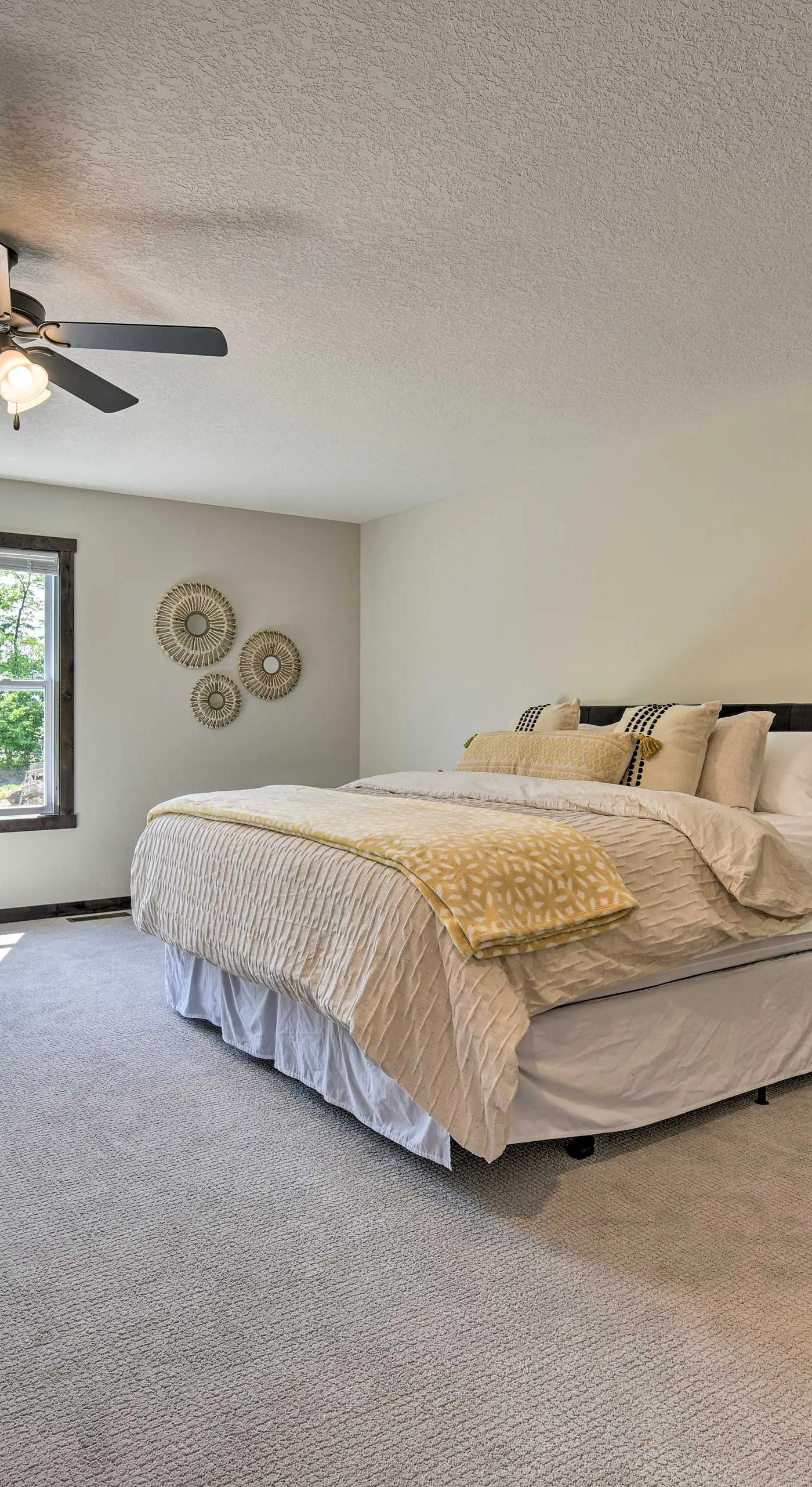 Modern Nisswa Escape w/ Deck: Walk to Gull Lake!