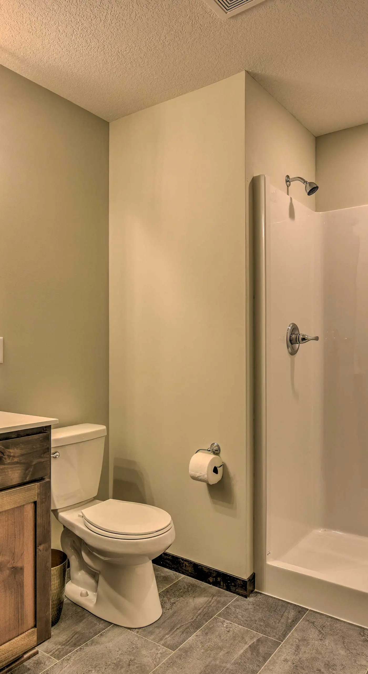 Modern Nisswa Escape w/ Deck: Walk to Gull Lake!