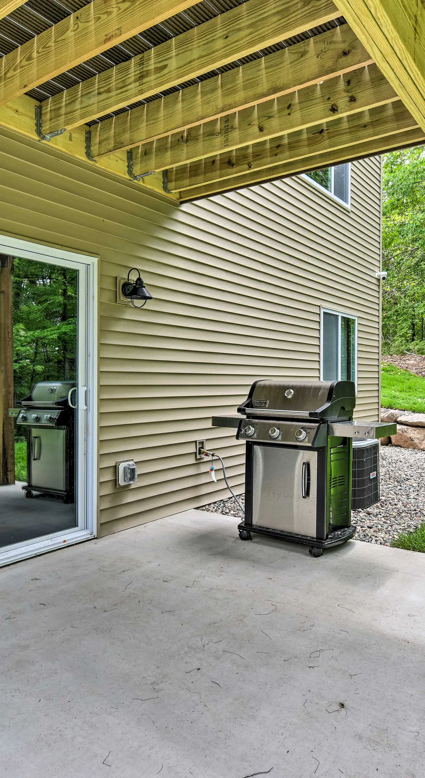 Modern Nisswa Escape w/ Deck: Walk to Gull Lake!