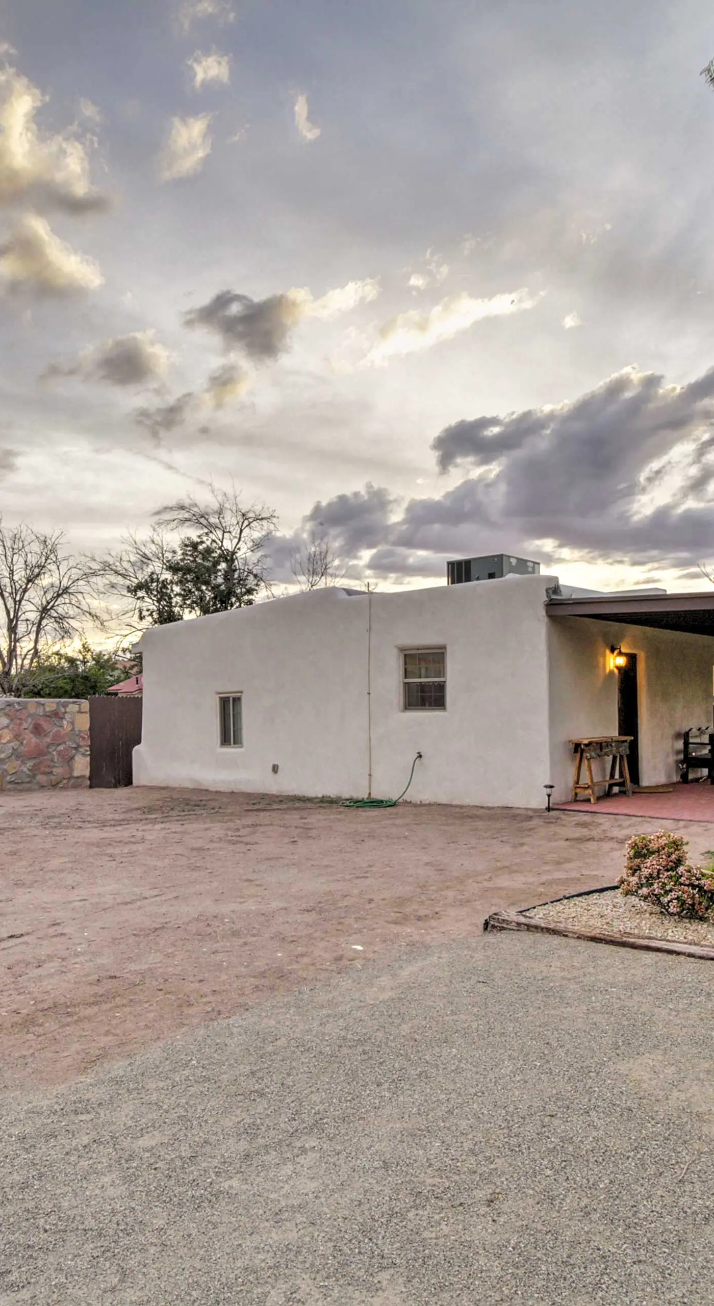 Charming Couples Casita, Walk to Old Mesilla Plaza