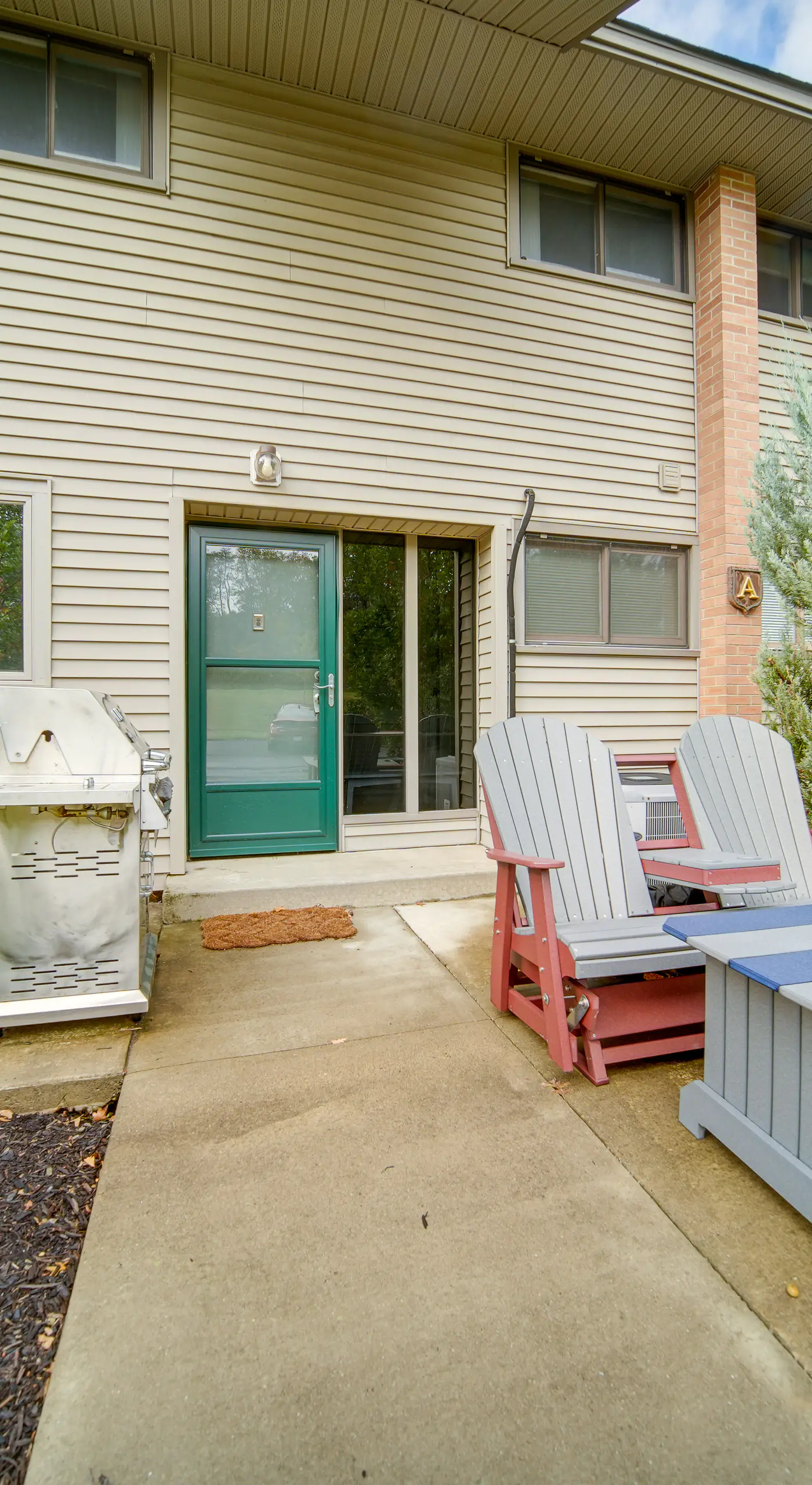 Lakeside Retreat in Dewittville w/ Pool Access!
