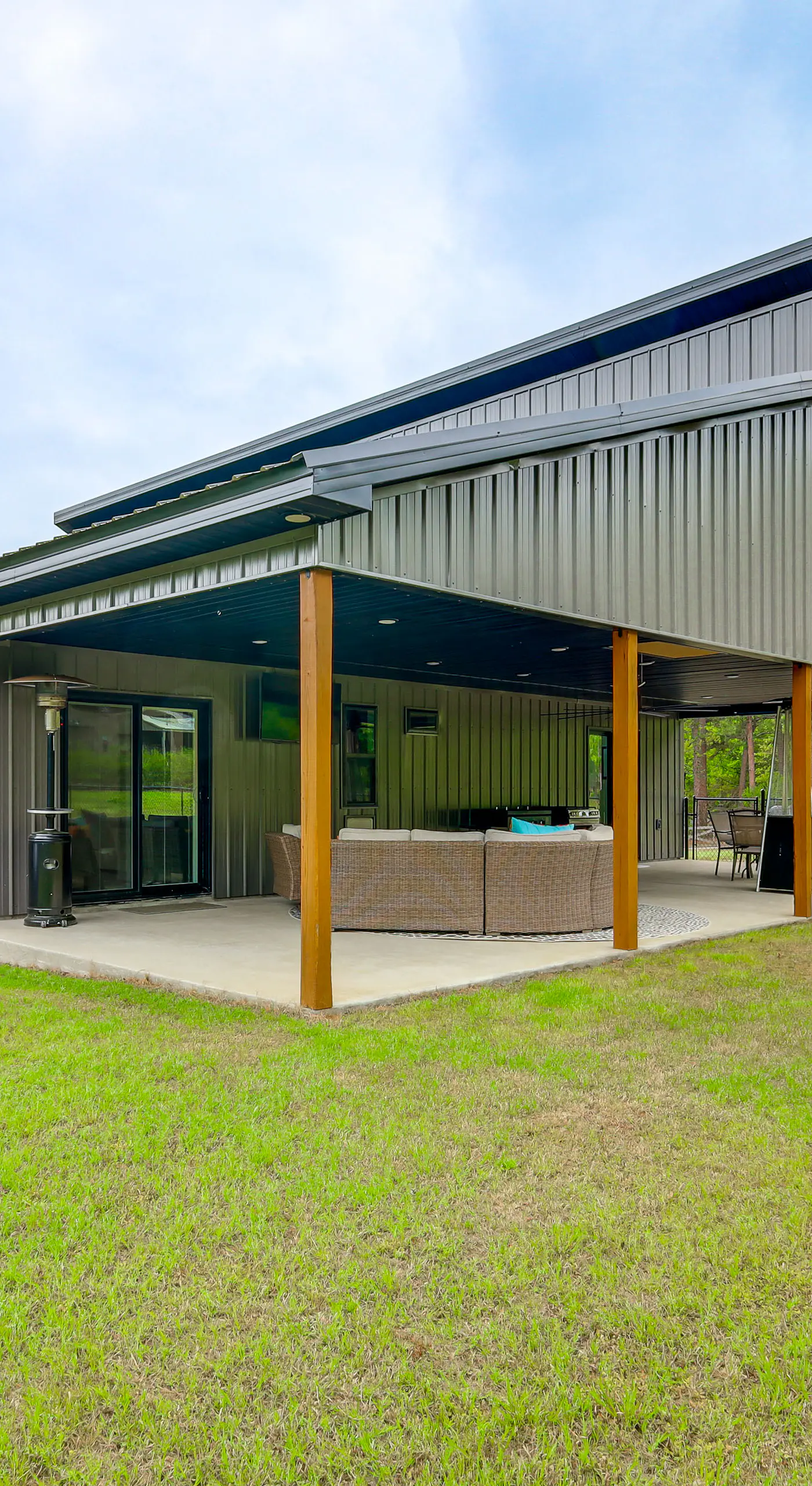 Modern-Style Home w/ Patio, Near Greers Ferry Lake