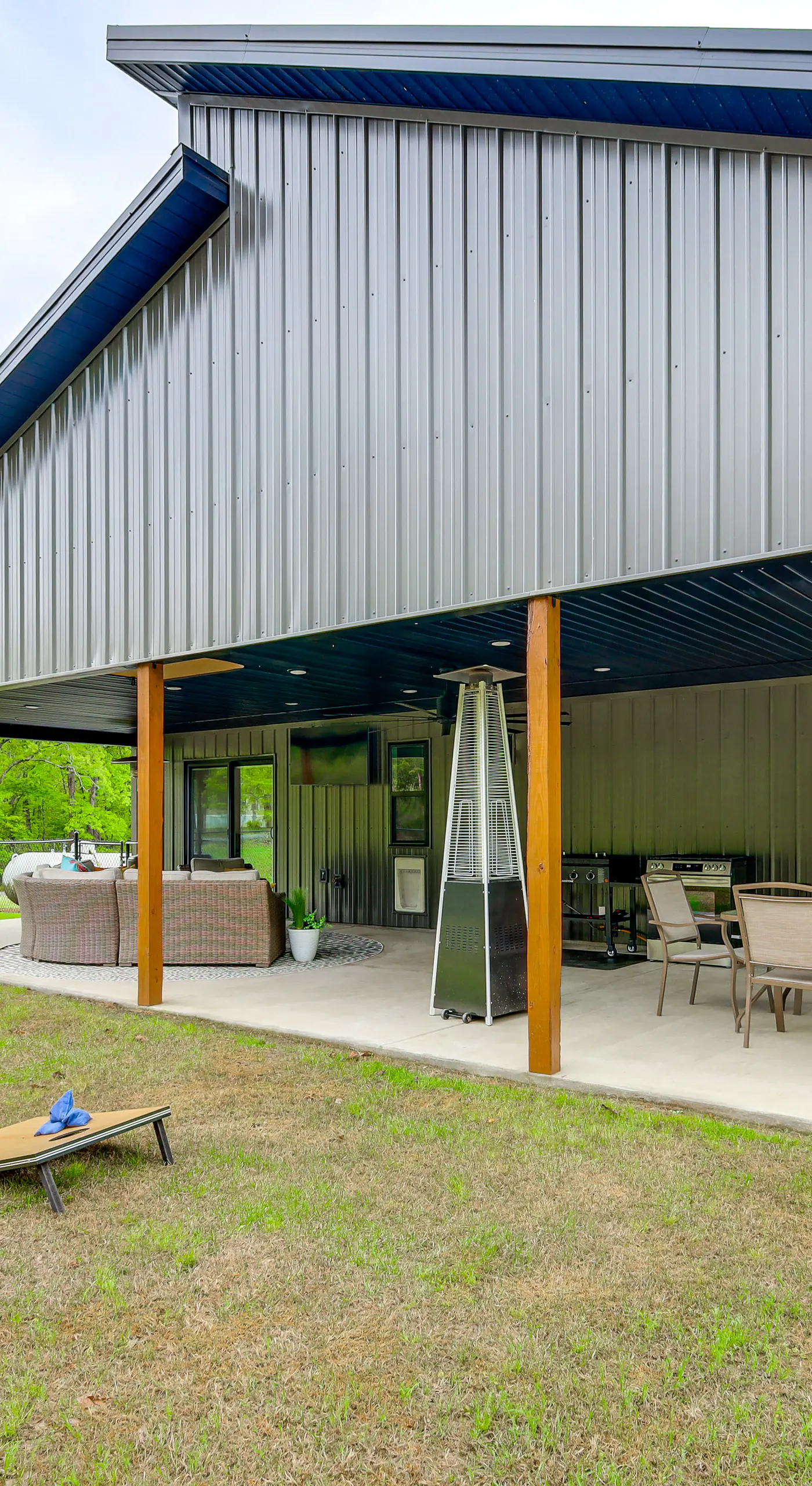 Modern-Style Home w/ Patio, Near Greers Ferry Lake