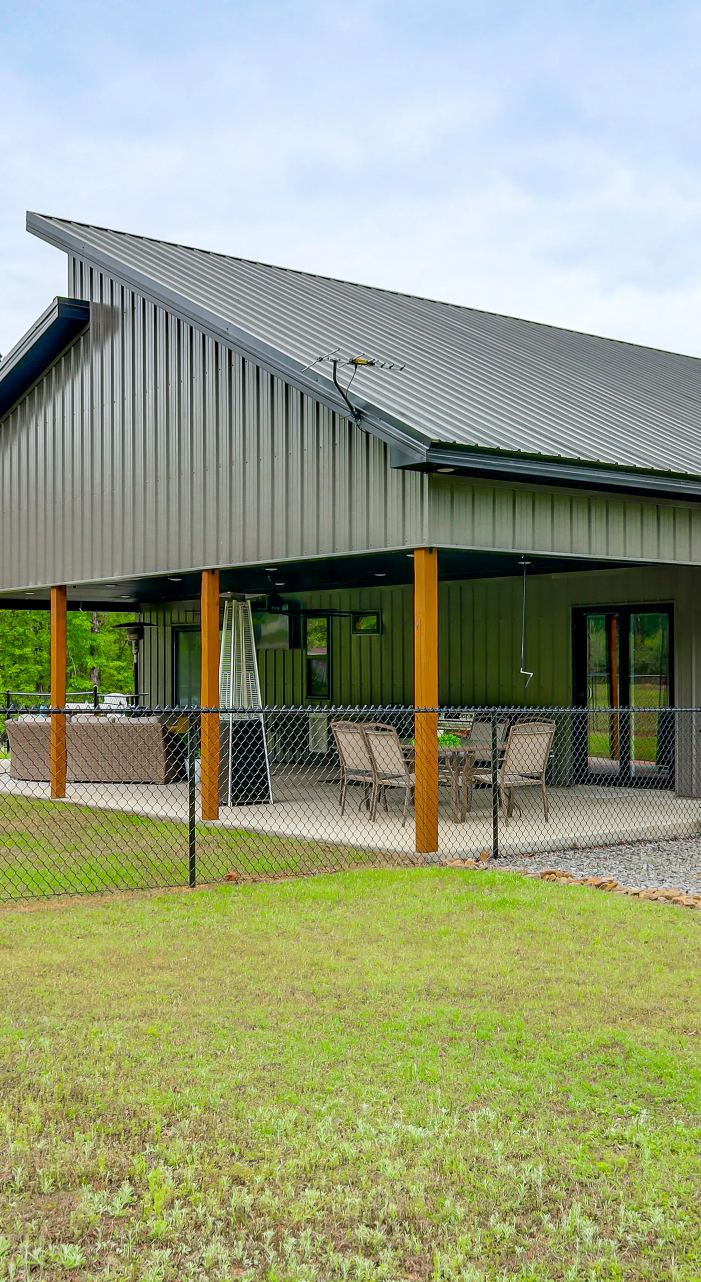 Modern-Style Home w/ Patio, Near Greers Ferry Lake
