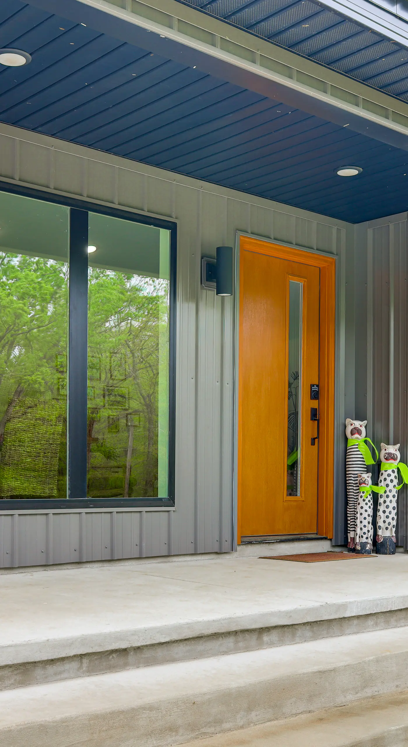 Modern-Style Home w/ Patio, Near Greers Ferry Lake