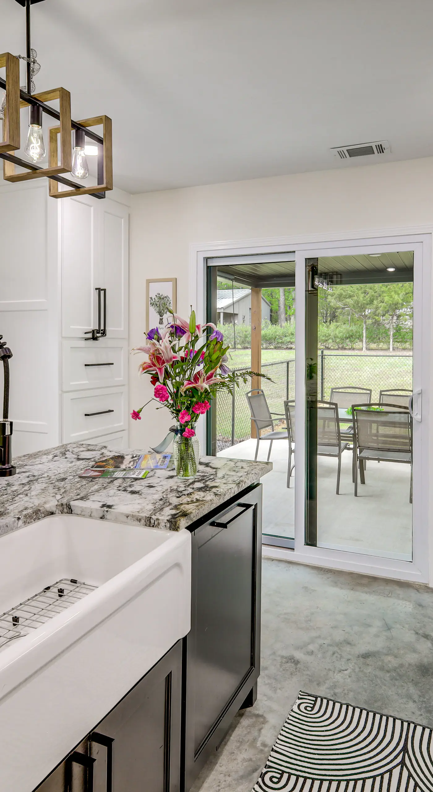 Modern-Style Home w/ Patio, Near Greers Ferry Lake