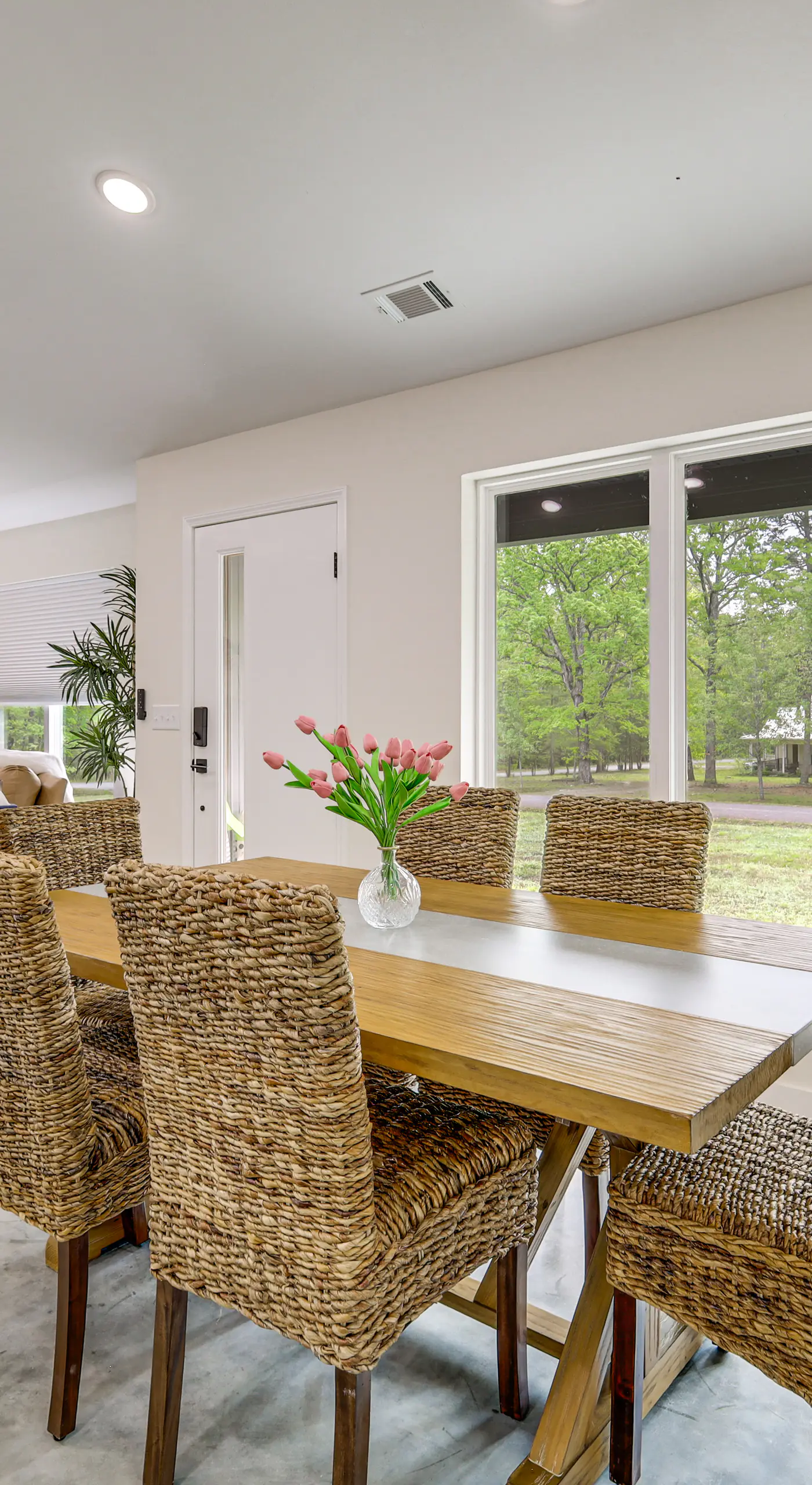 Modern-Style Home w/ Patio, Near Greers Ferry Lake