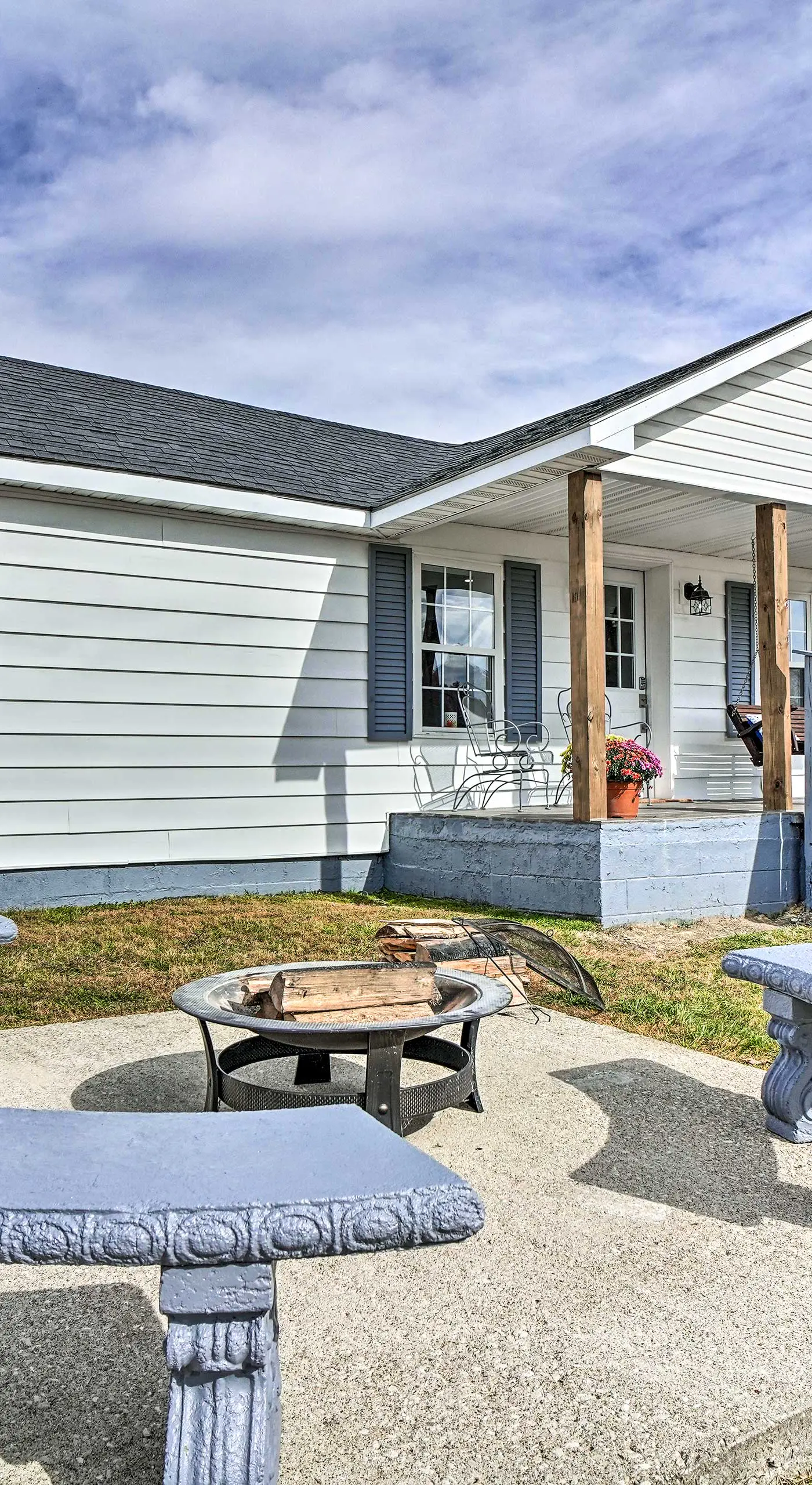 Updated Beattyville Ranch-Style Home w/ Yard!