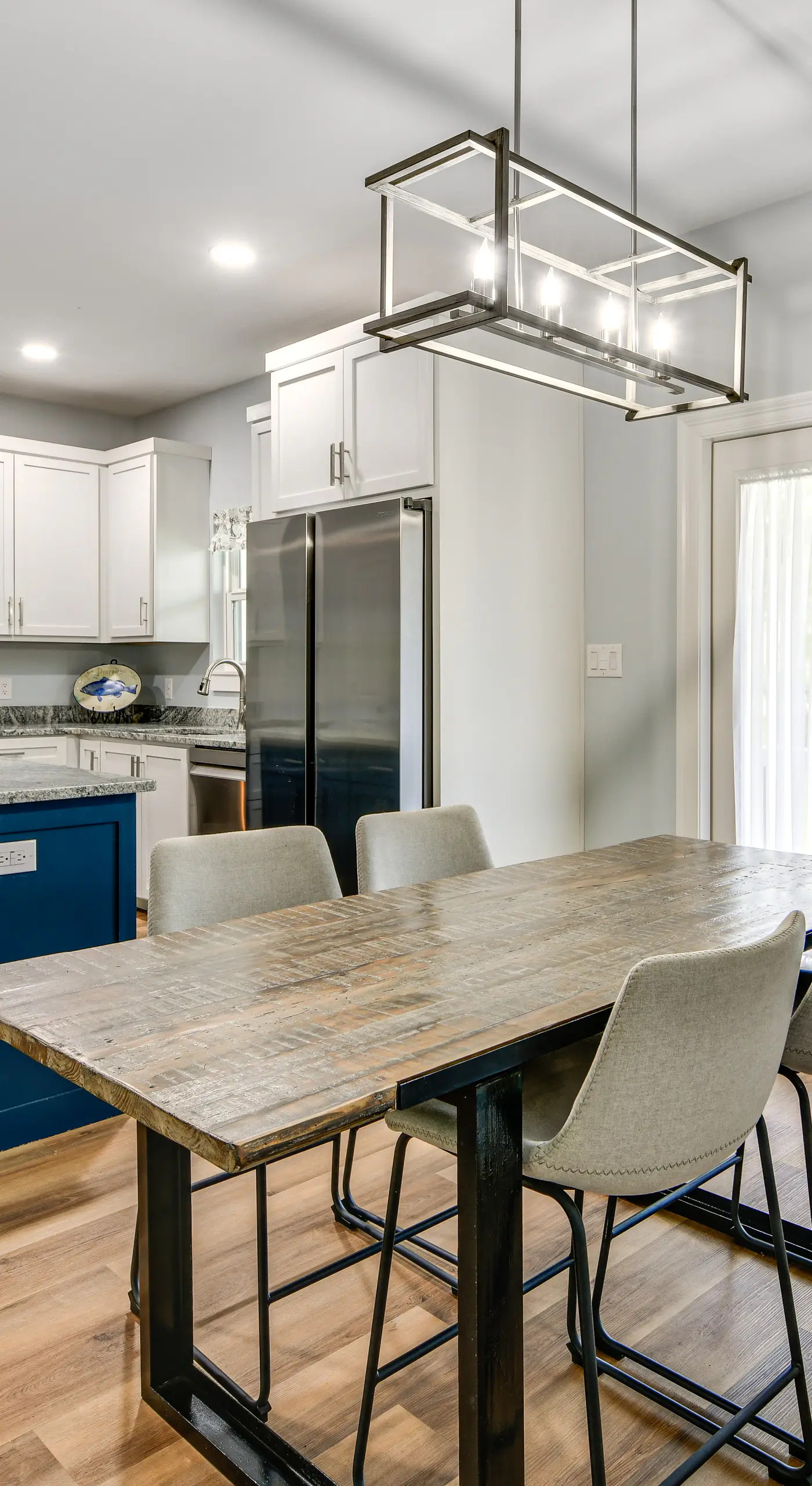 Walk to Beach & Harbor: Dtwn Pass Christian Home