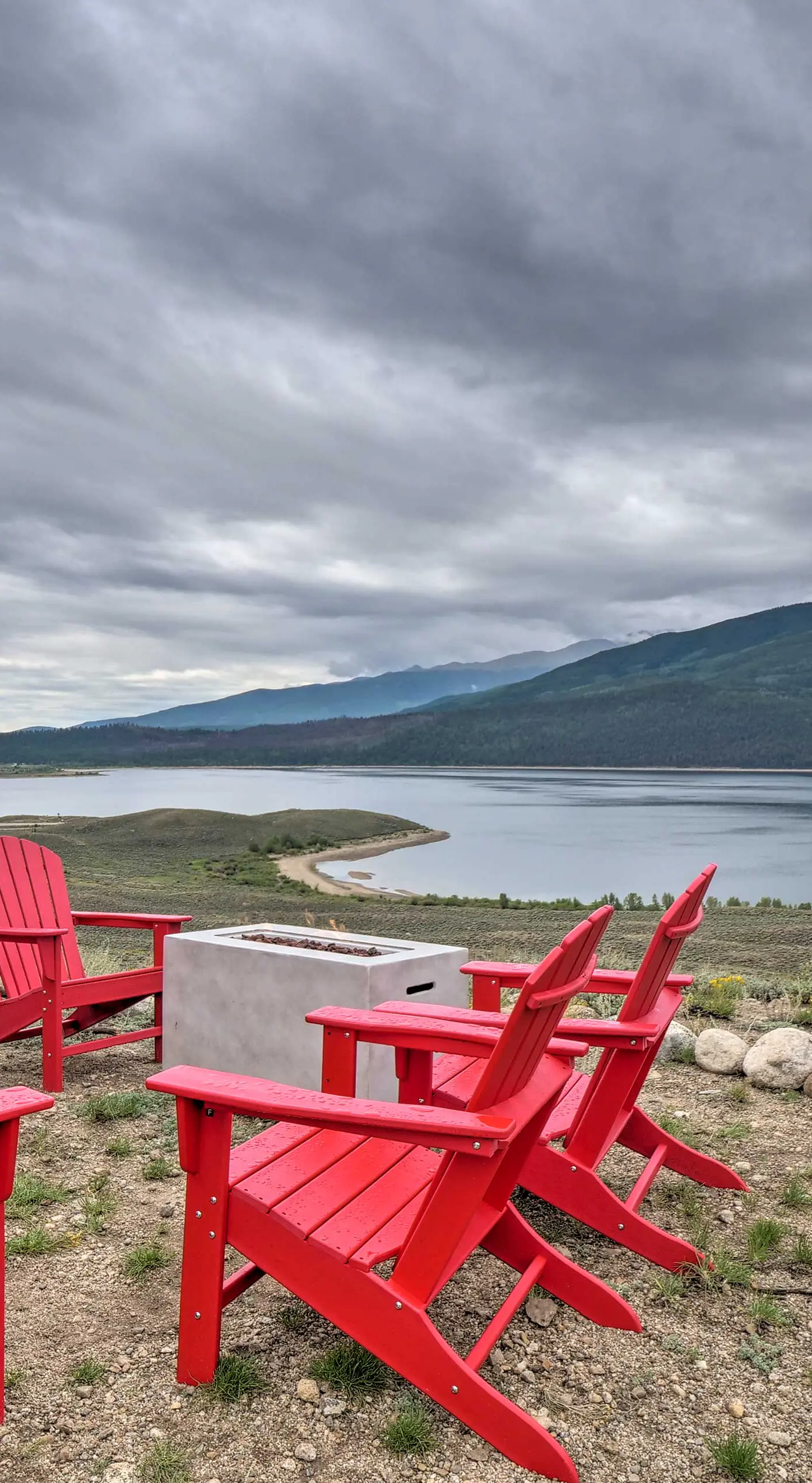 Breathtaking Views: Twin Lakes Retreat w/ Deck