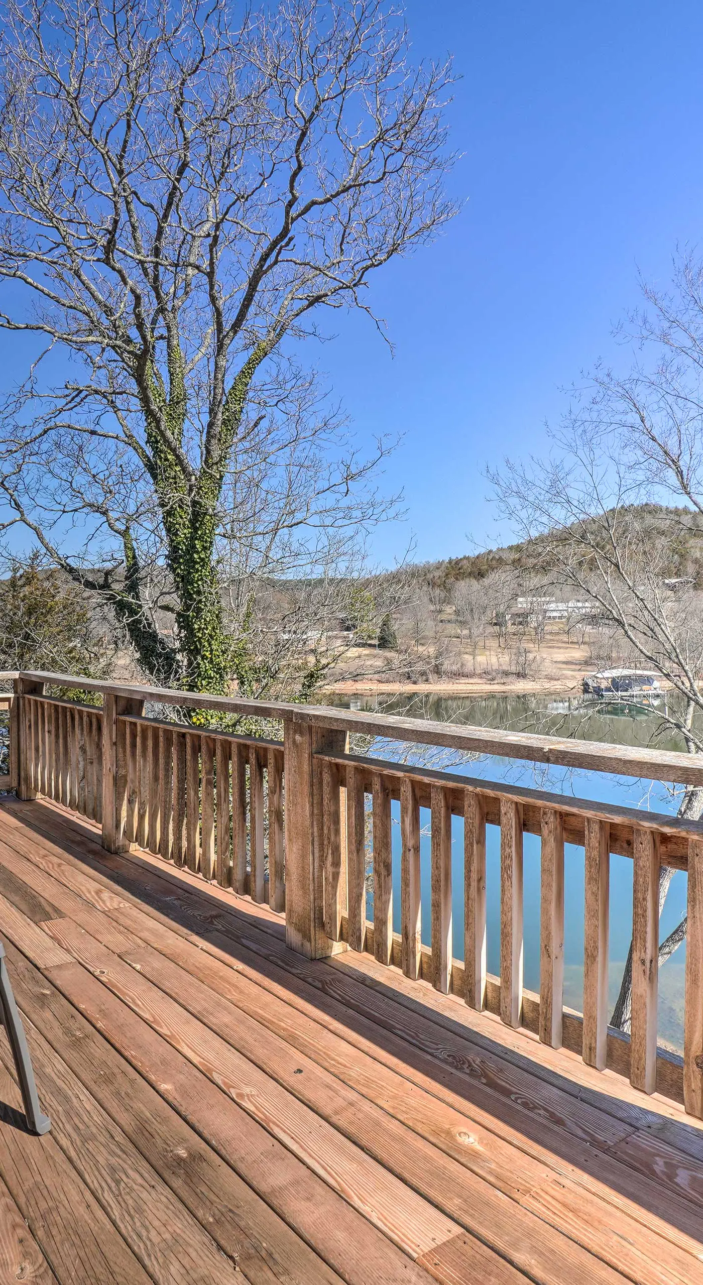 Lakefront Shell Knob Home w/ Deck & Gas Grill