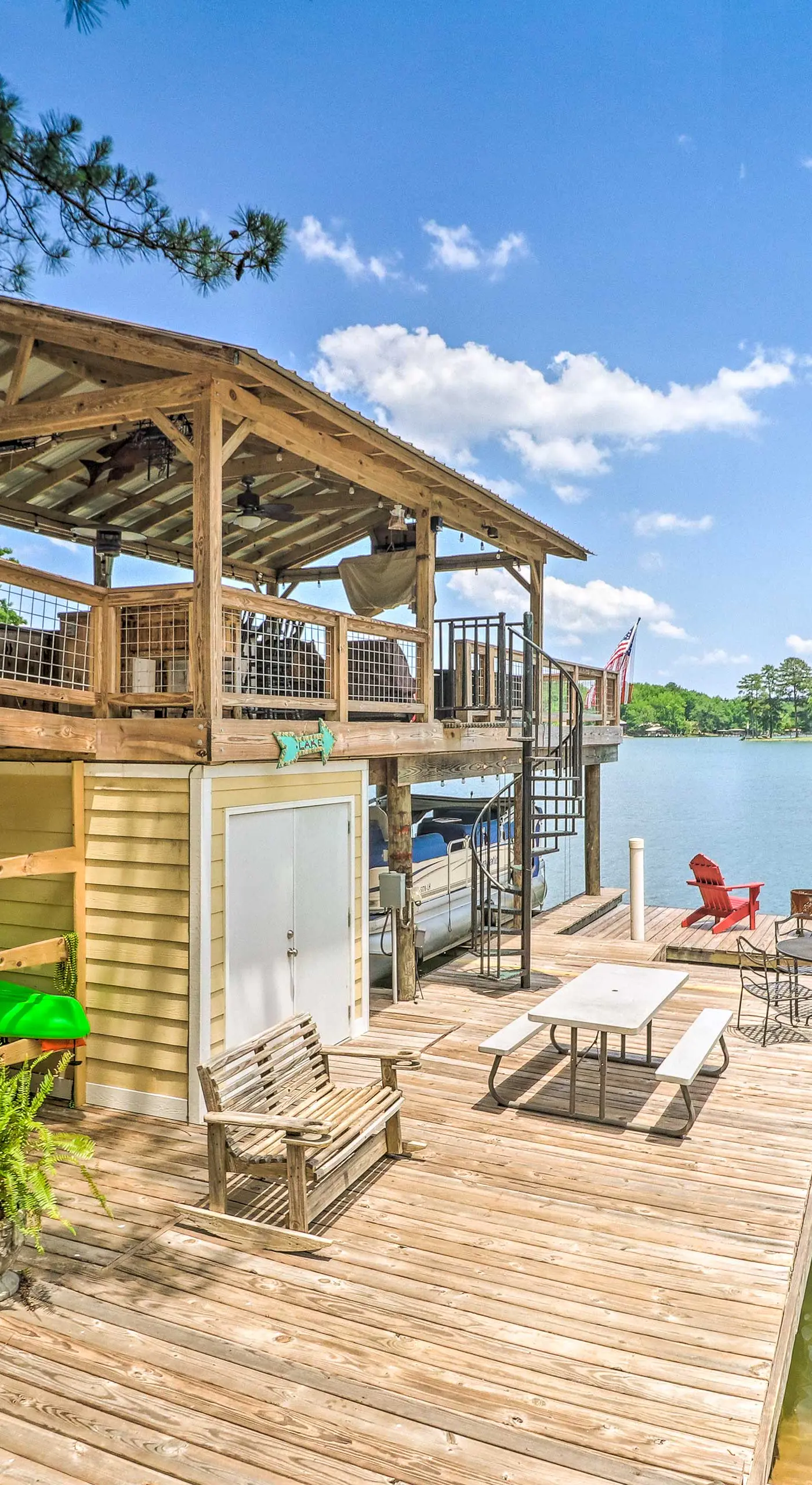 Lake Martin Cabin w/ Luxury Dock & Kayaks!