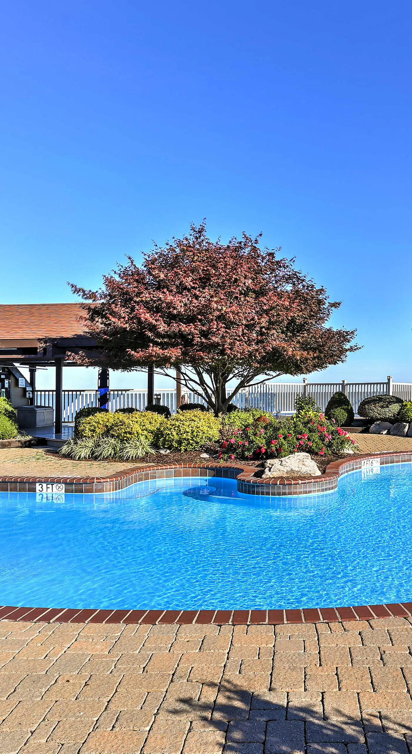 The Shores Condo w/ Beach Access < 2 Mi to Dtwn!