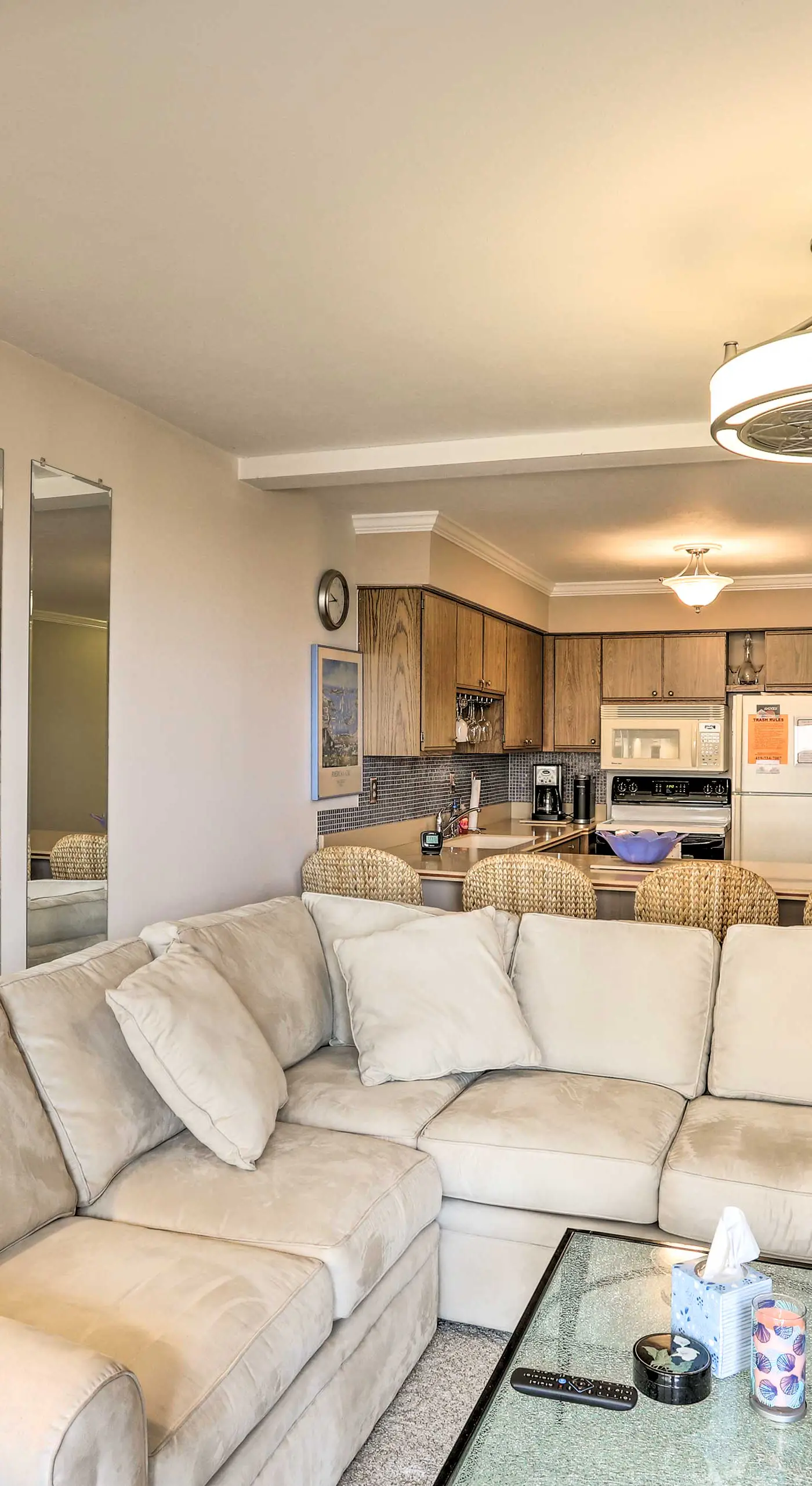 The Shores Condo w/ Beach Access < 2 Mi to Dtwn!