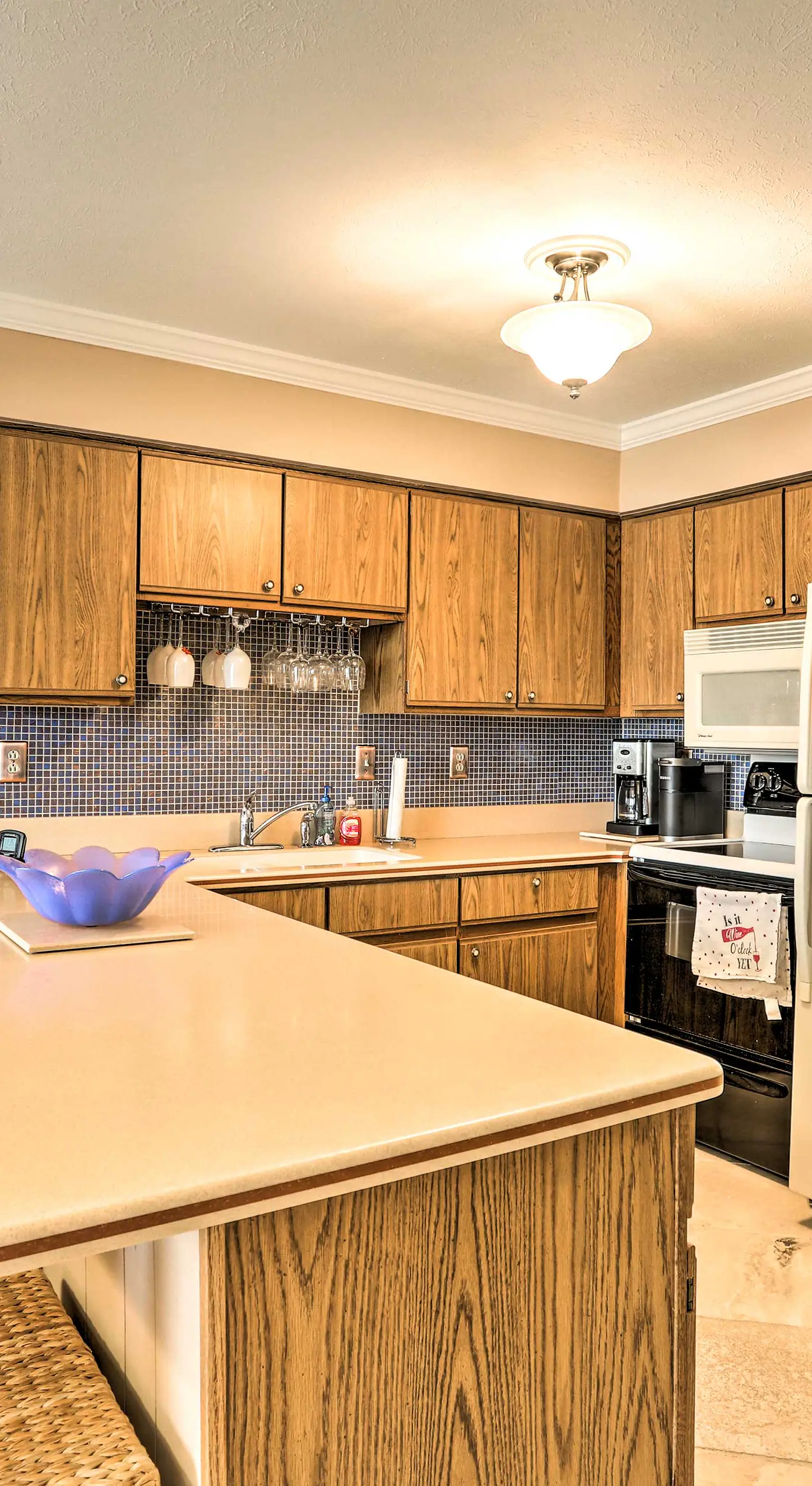 The Shores Condo w/ Beach Access < 2 Mi to Dtwn!
