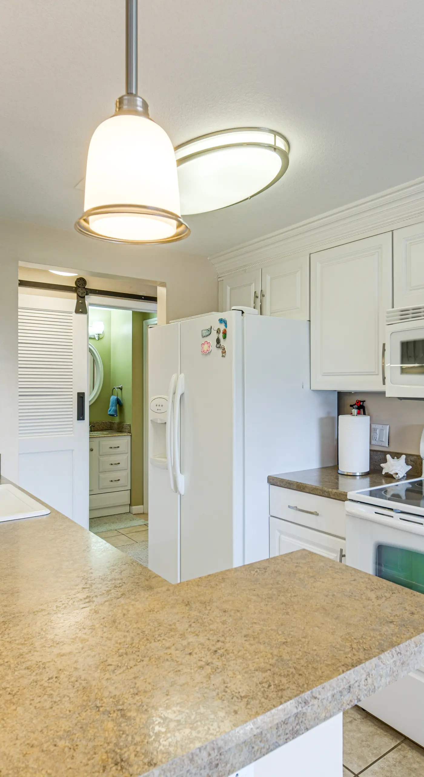 1 Mi to Ferry: Port Clinton Condo w/ Beach View!