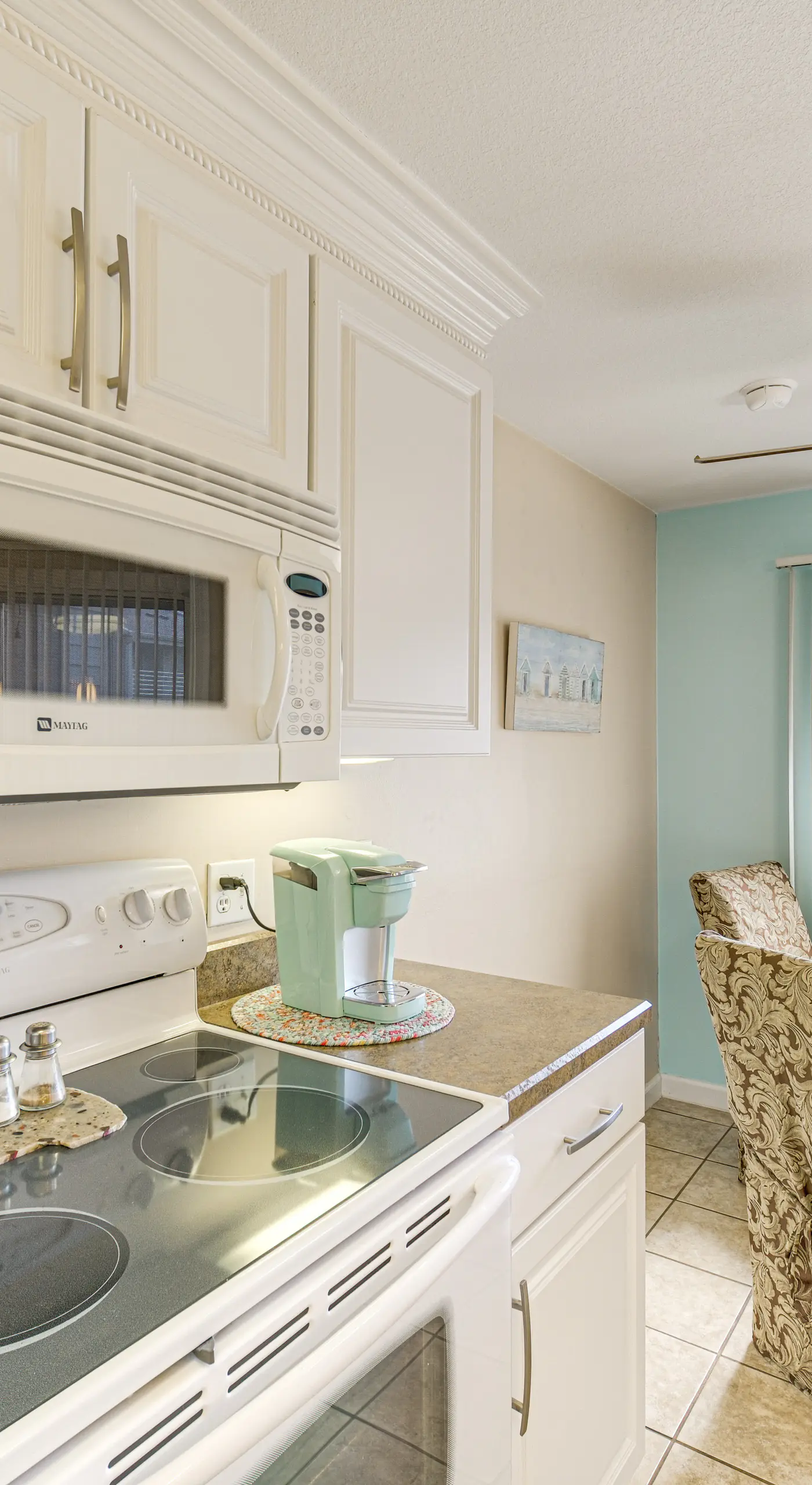 1 Mi to Ferry: Port Clinton Condo w/ Beach View!